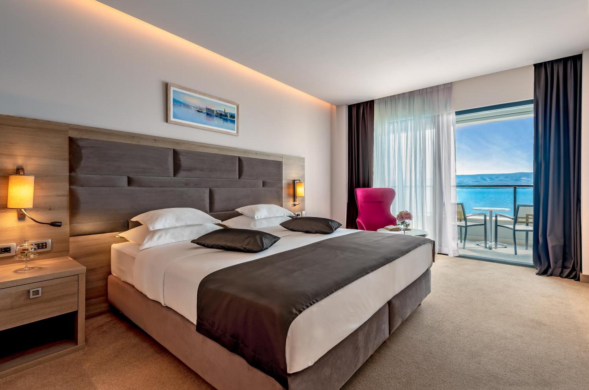 Deluxe Double or Twin Room Balcony Sea View