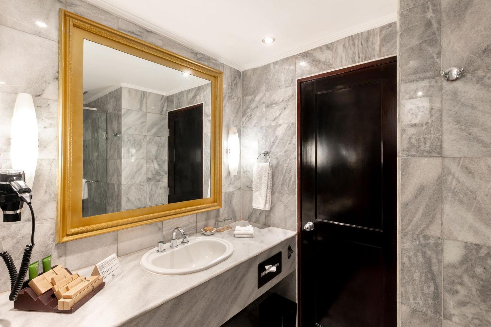 Deluxe Double or Twin Room Garden View