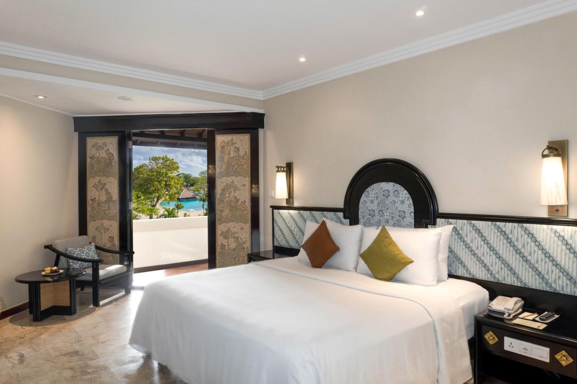 Deluxe Double or Twin Room Pool View