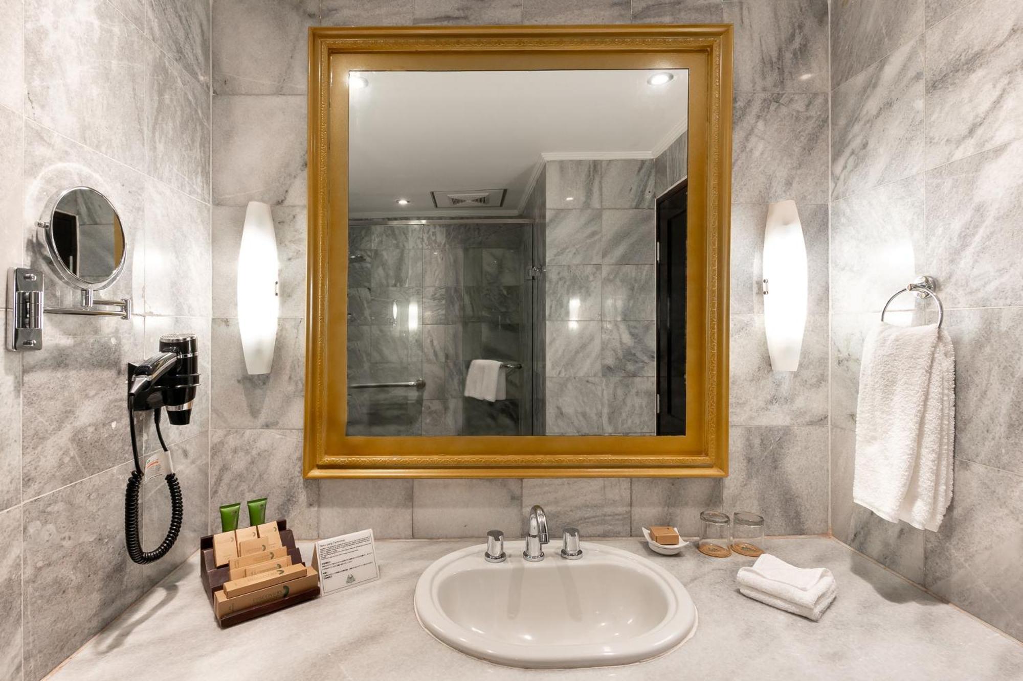 Deluxe Double or Twin Room Garden View