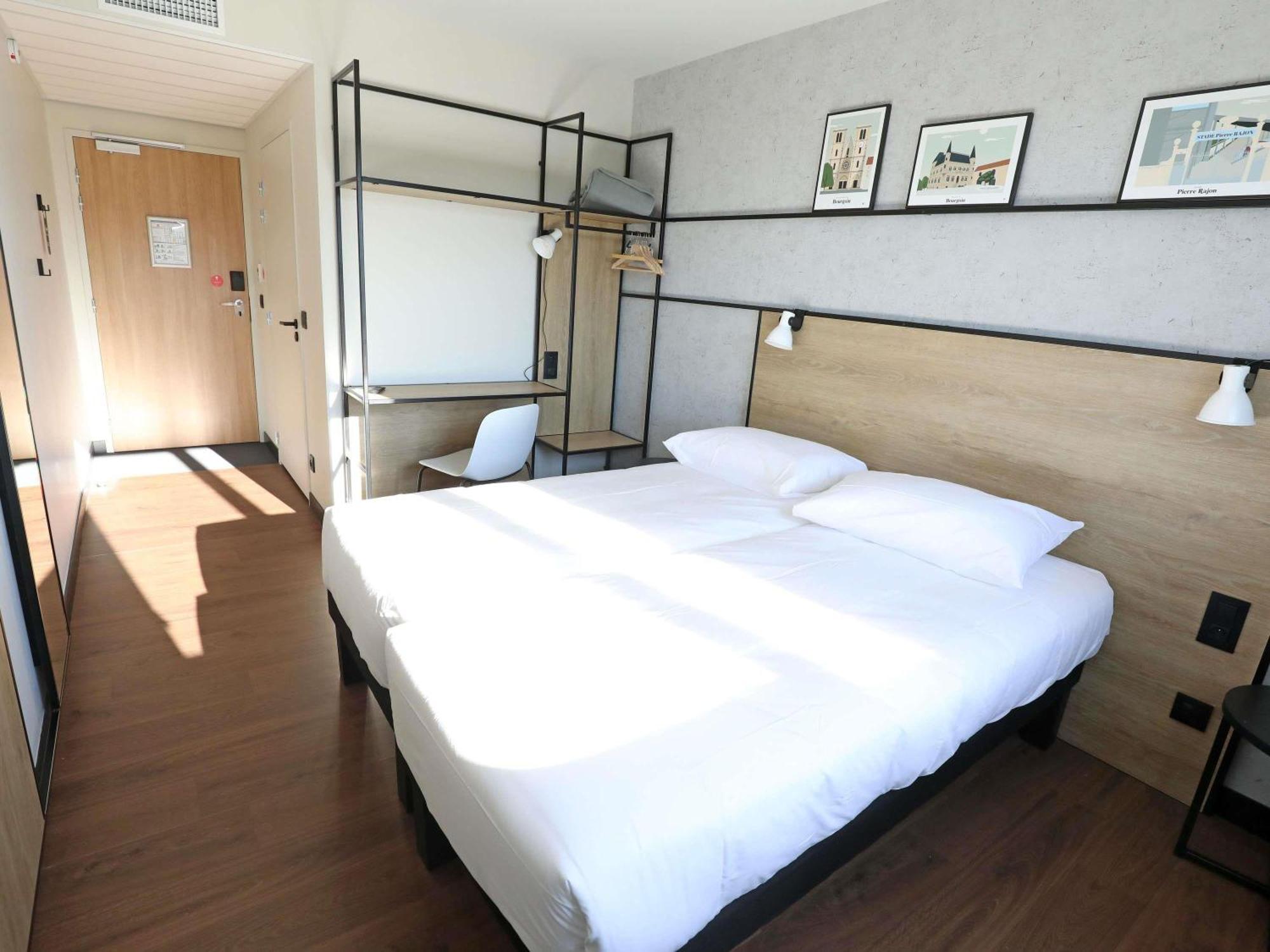 Standard Twin Room,1536431407:JPEG