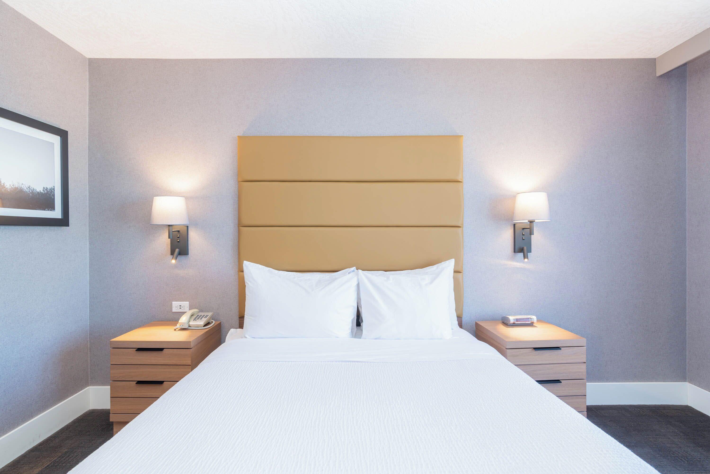 Standard Room 1 Queen Bed