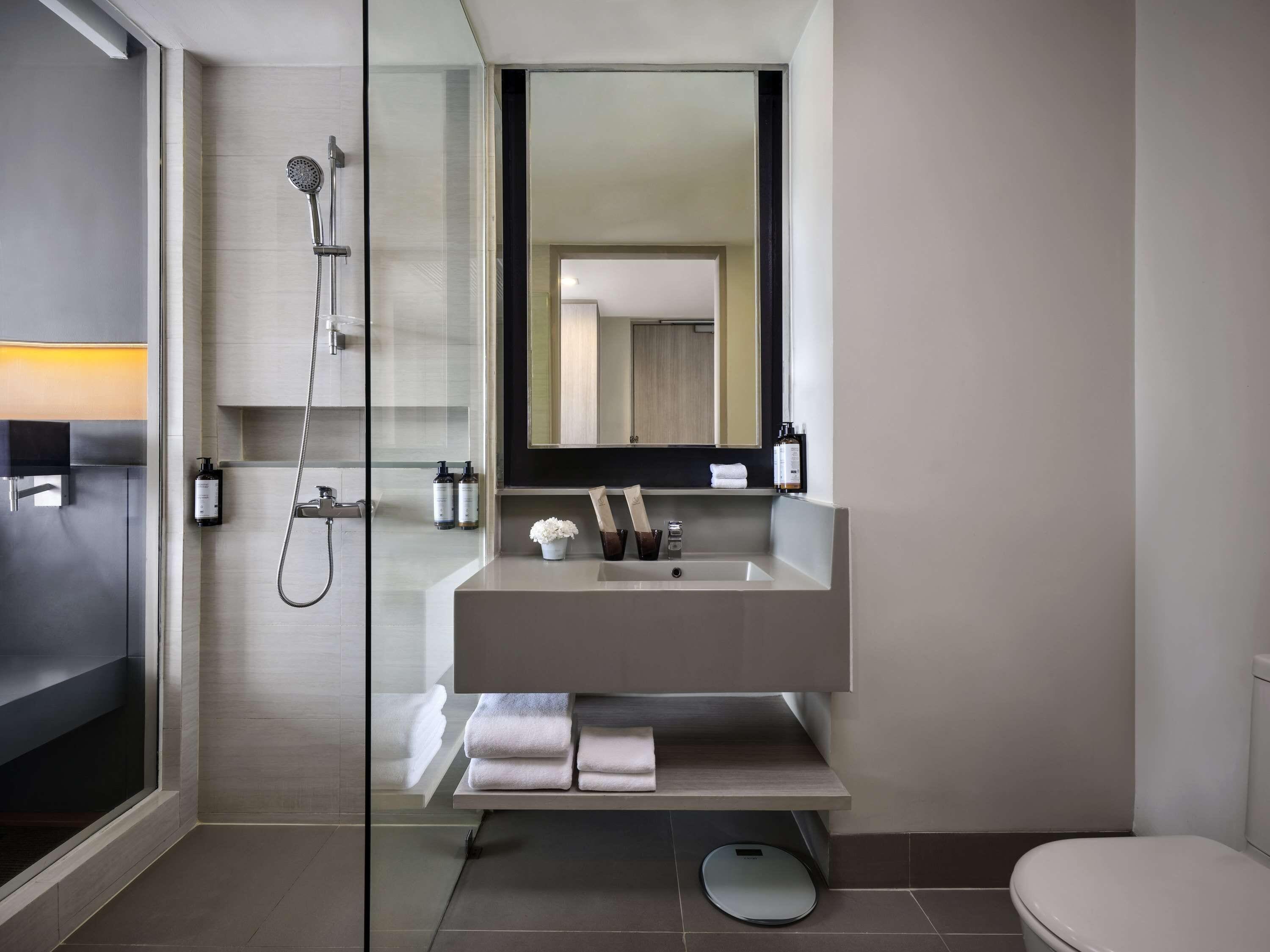 Deluxe Room with 1 queen bed, High floor