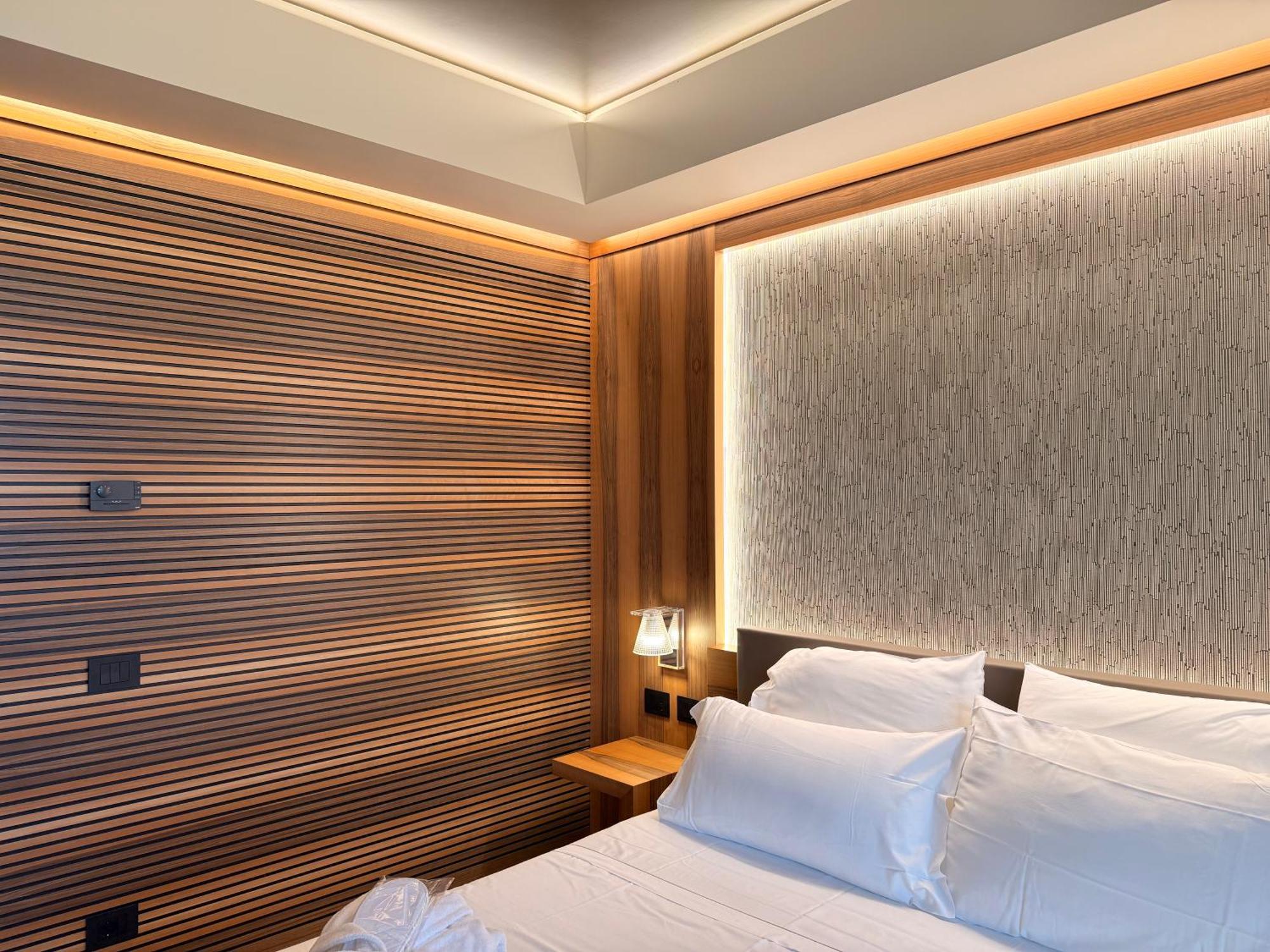 Executive Triple Room with Balcony