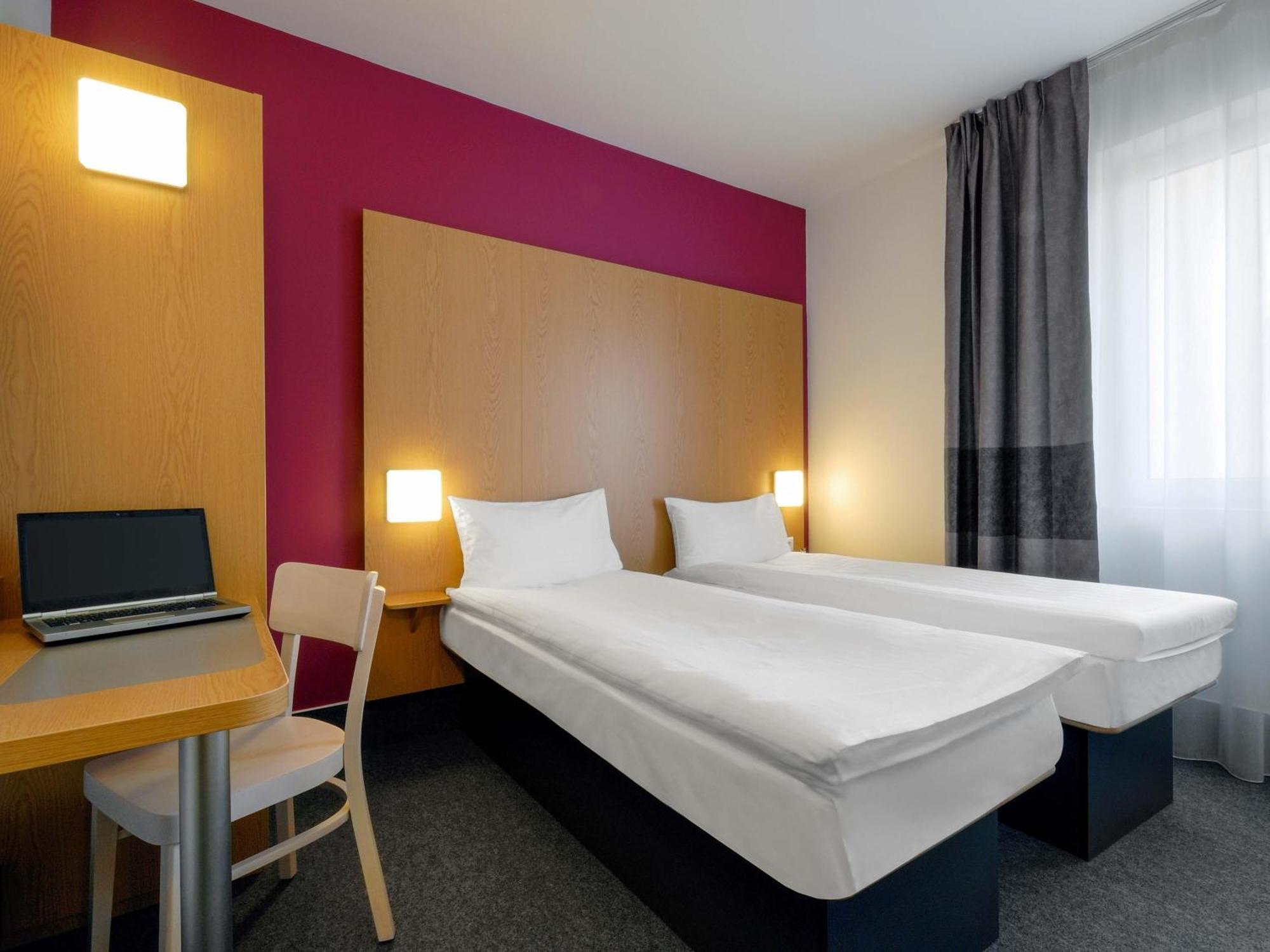Twin Room - Non-Smoking