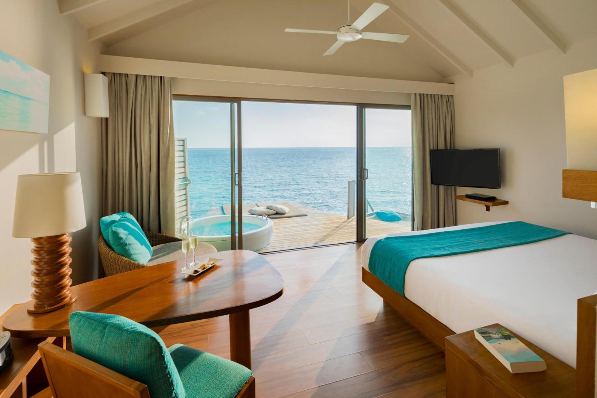 Sunset Overwater Villa Swirl Pool King 