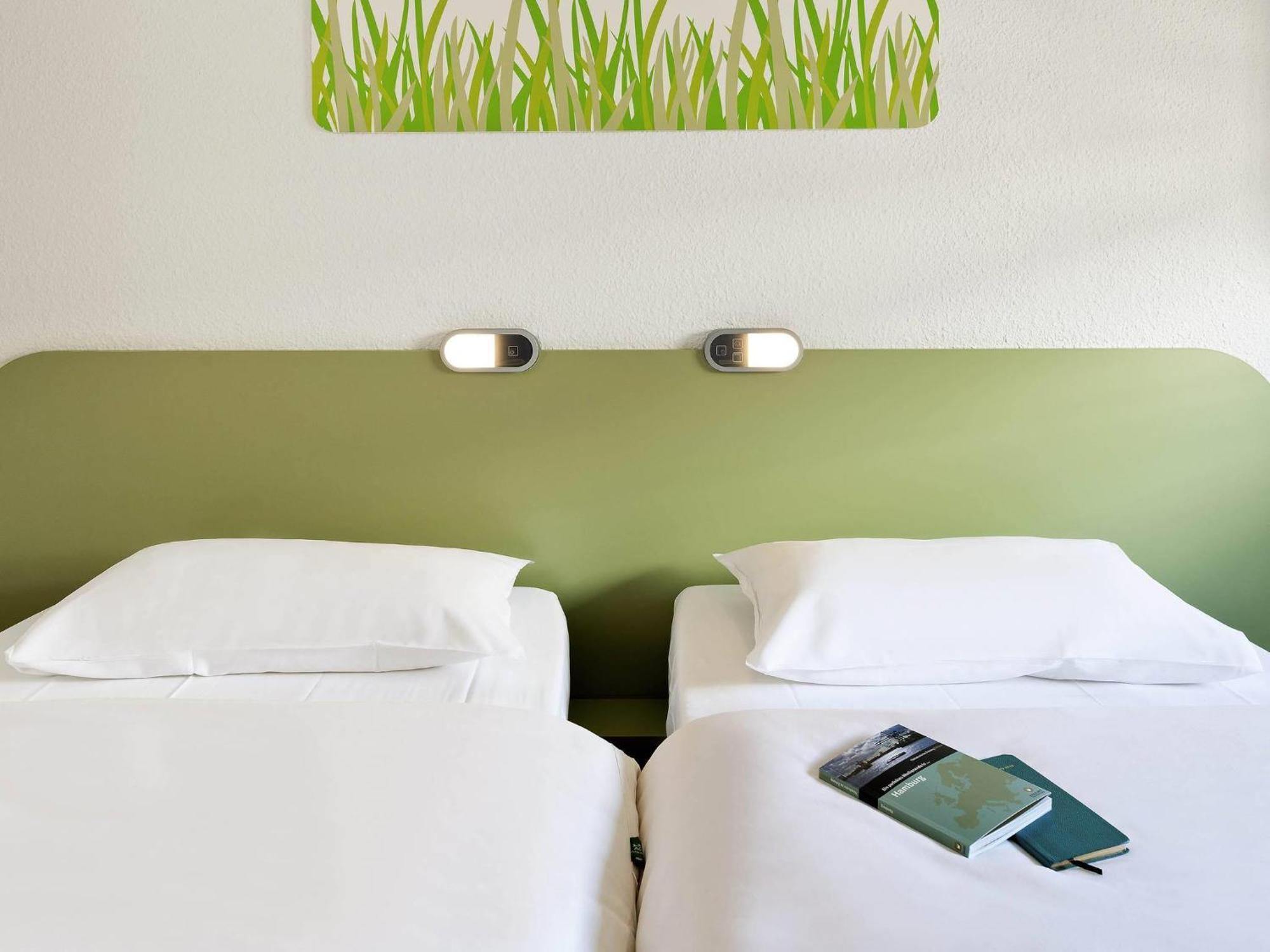 Twin Room,1774488127:JPEG