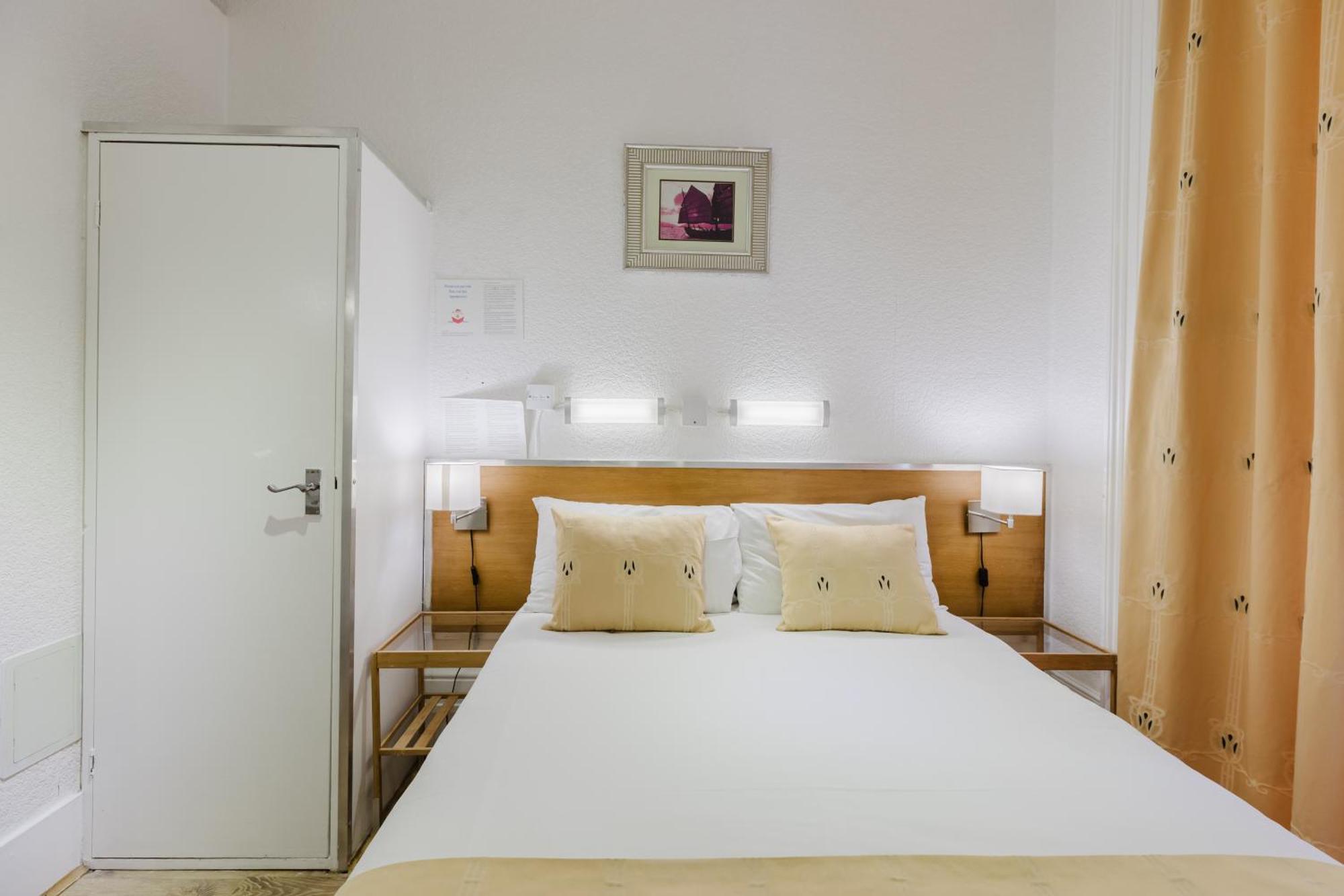 Double Room Private External Bathroom