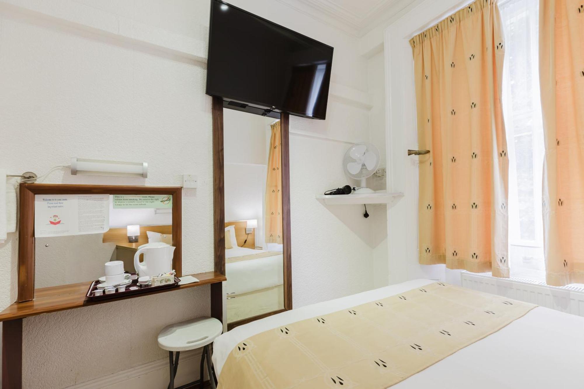 Double Room Private External Bathroom