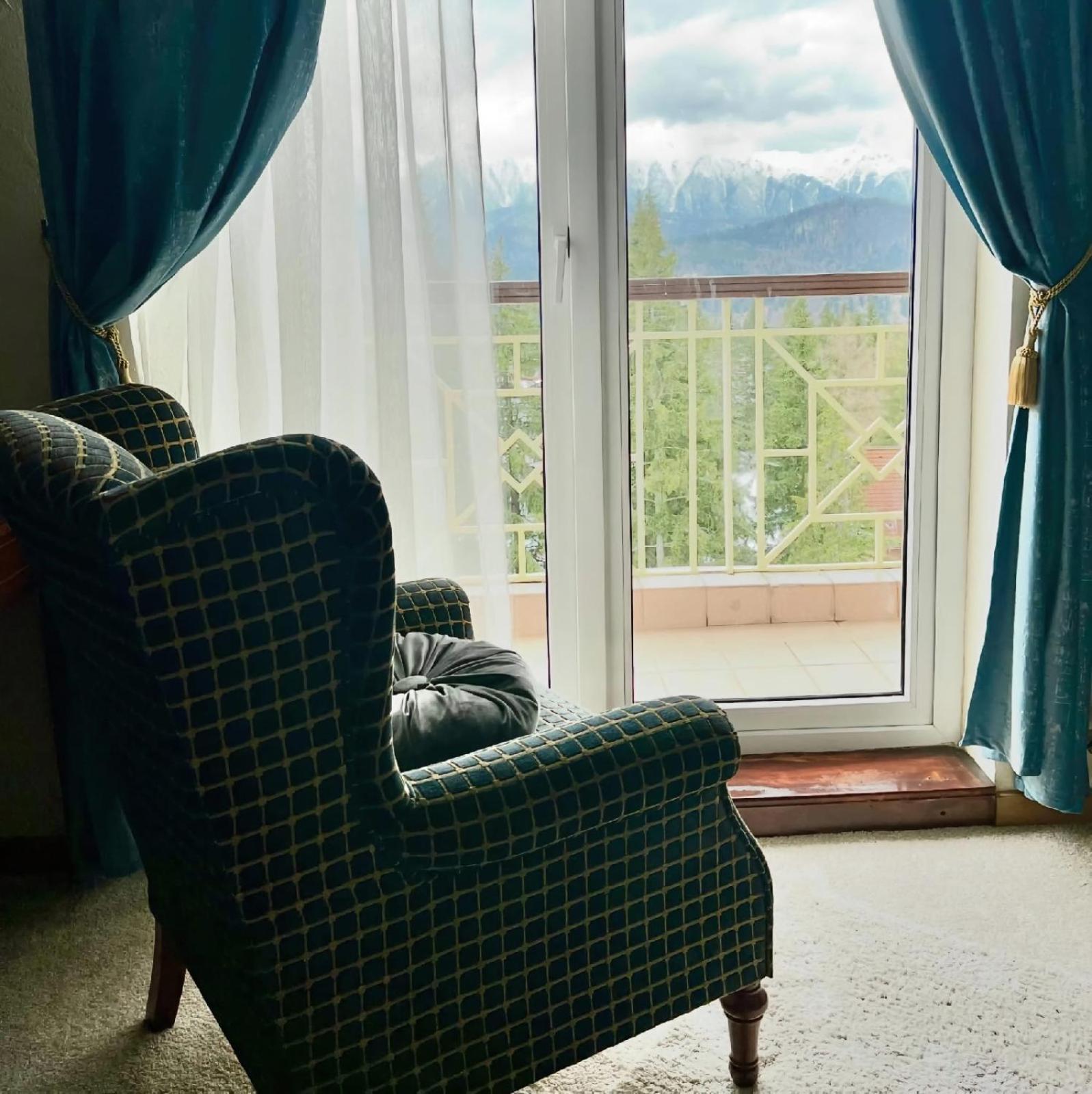 Double Room Mountain View
