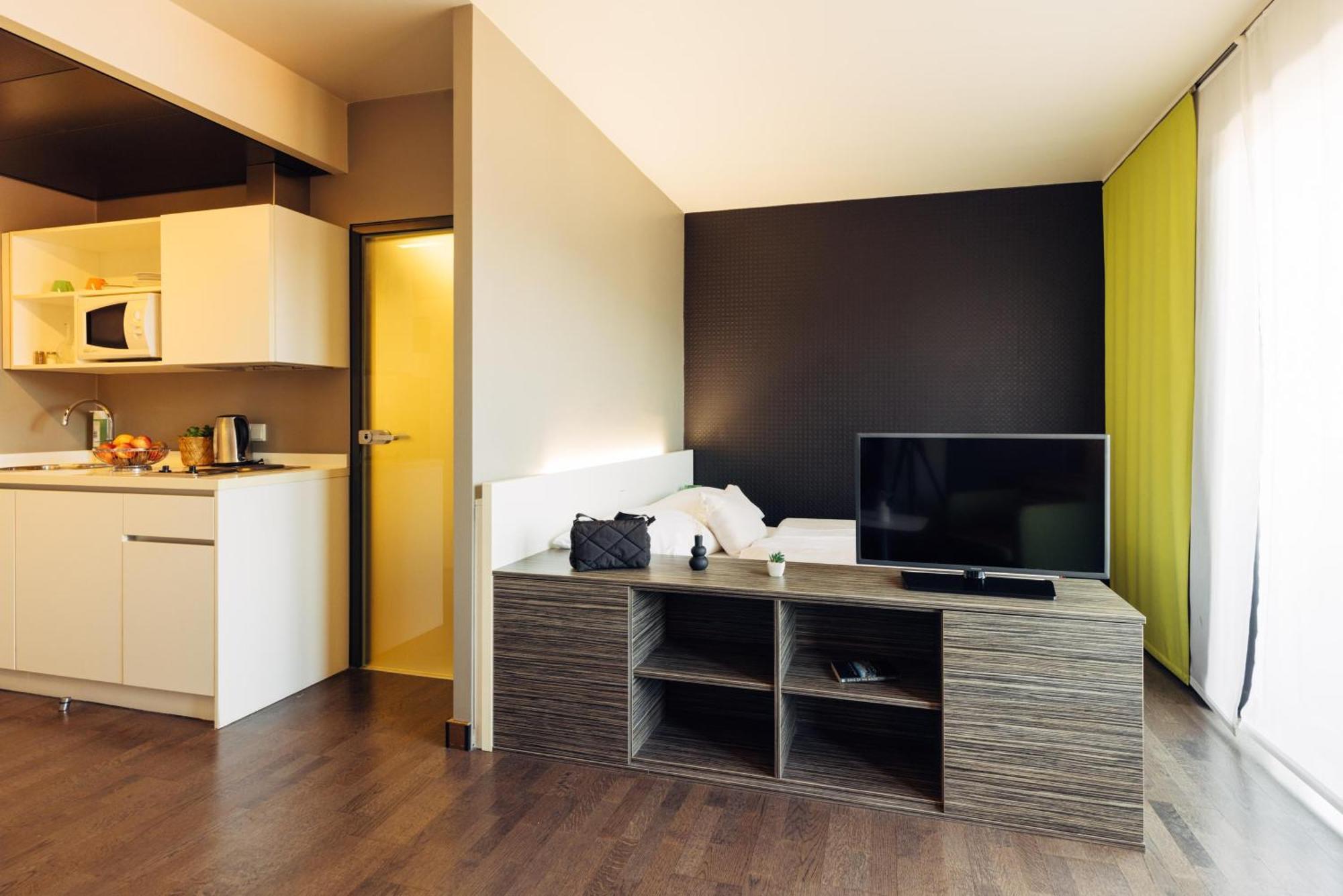 Studio with Queensize Bed