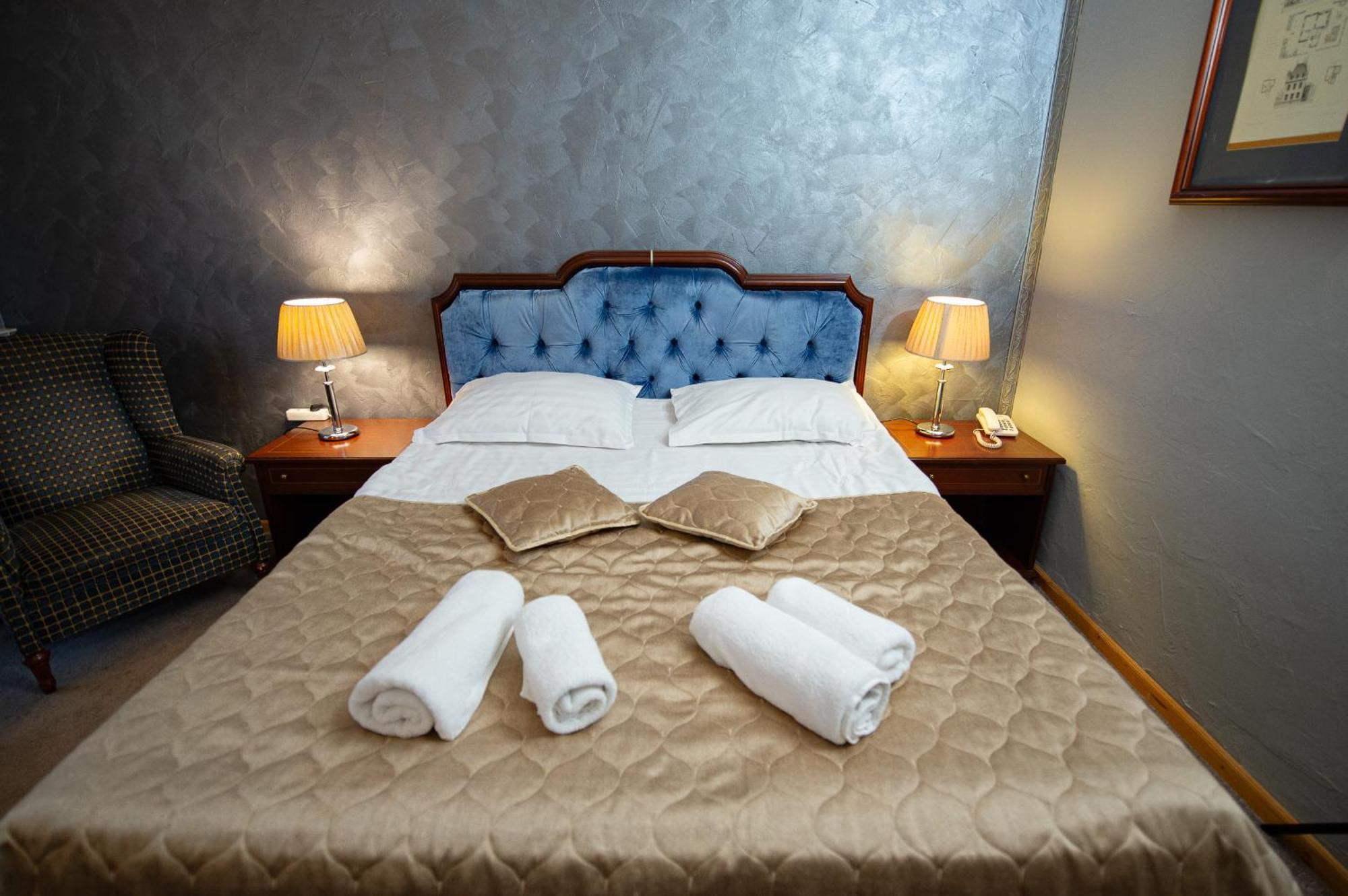 Double Room Mountain View