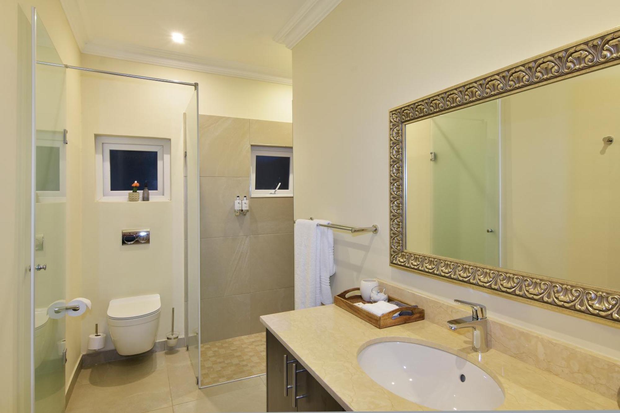 Coral King Room Private Entrance