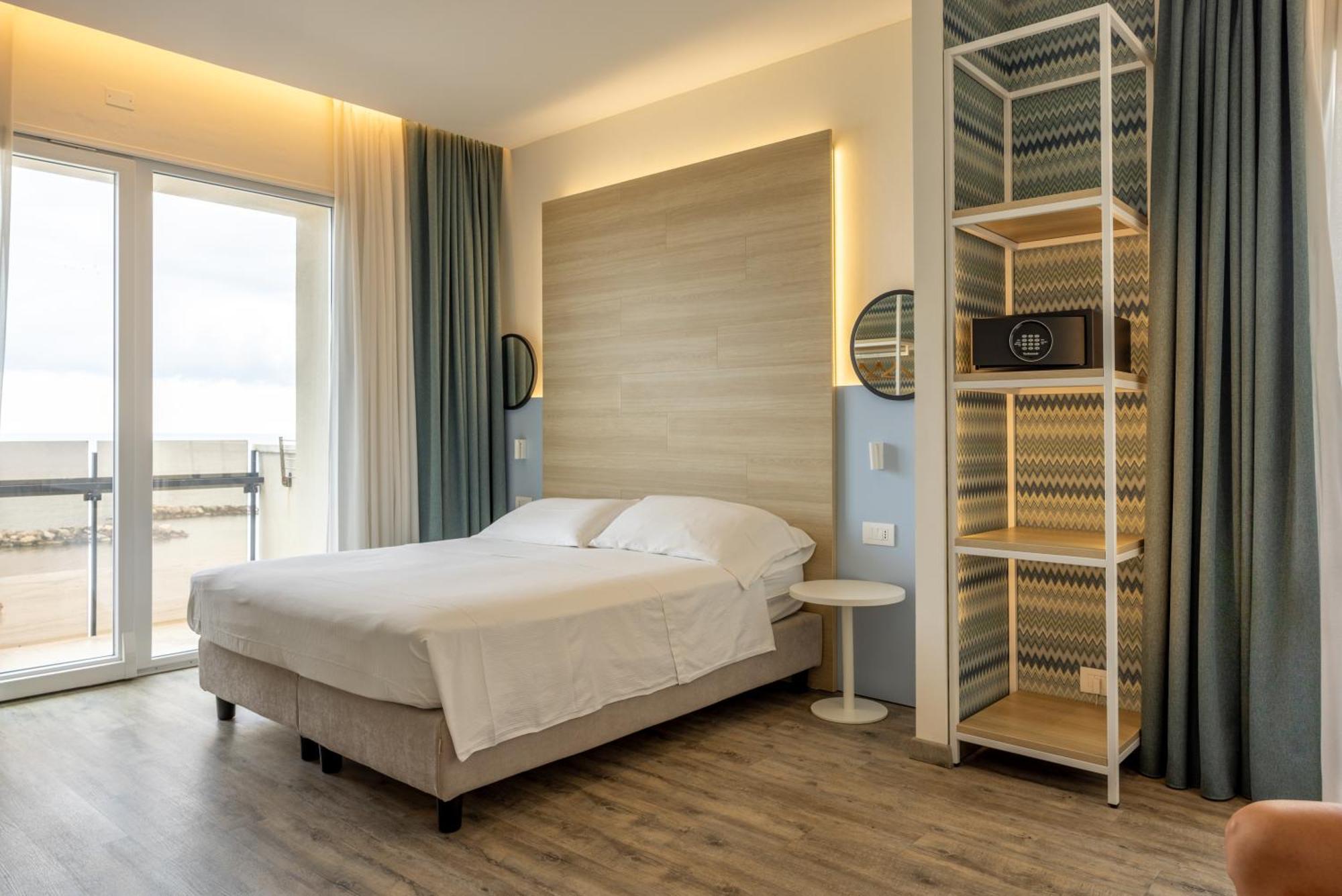 Deluxe Quadruple Room,1594691489:JPEG