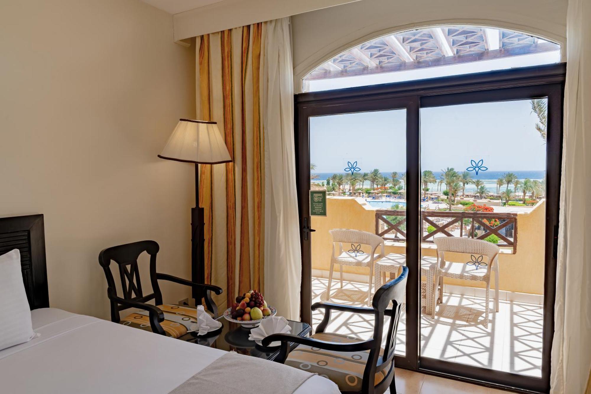 Camera Superior con Letto King-Size e Vista Giardino