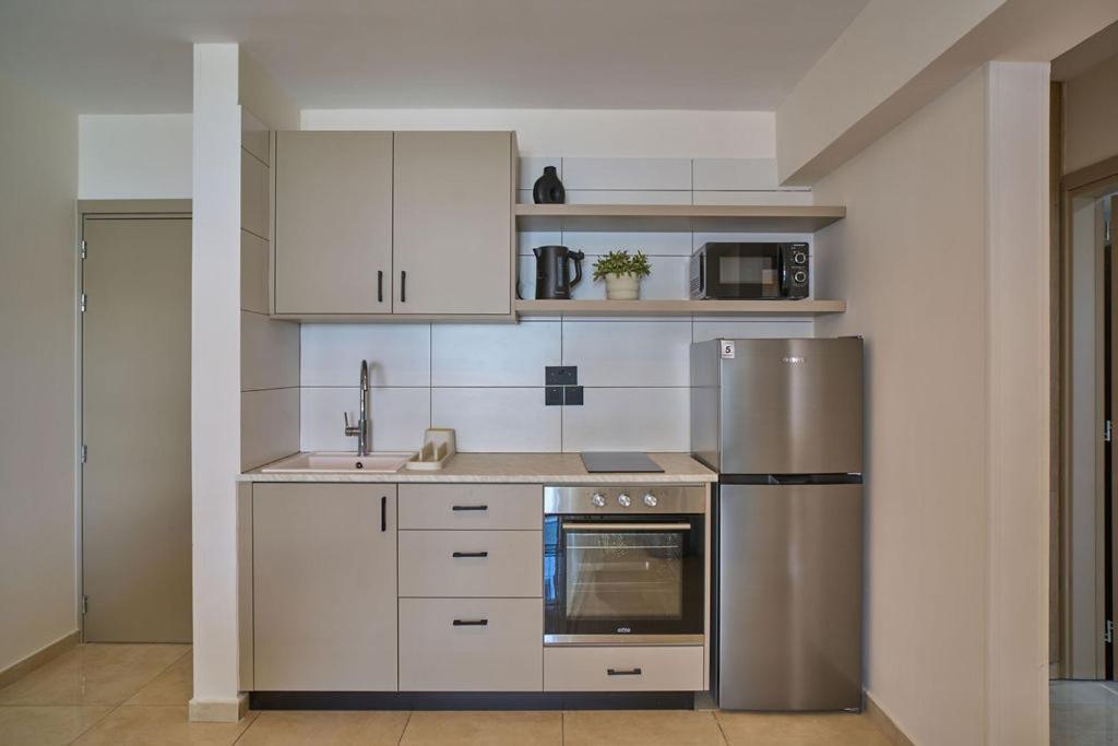 Deluxe One-Bedroom Apartment