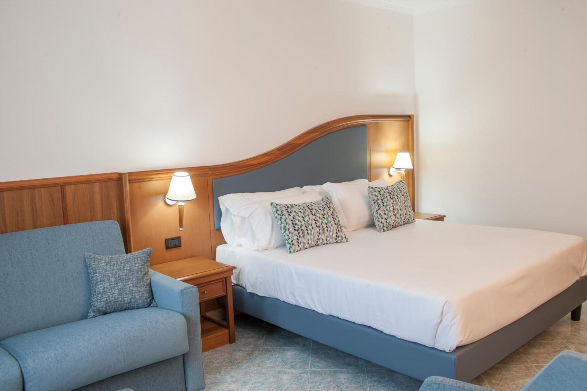 Classic Triple Room,1758313648:JPEG