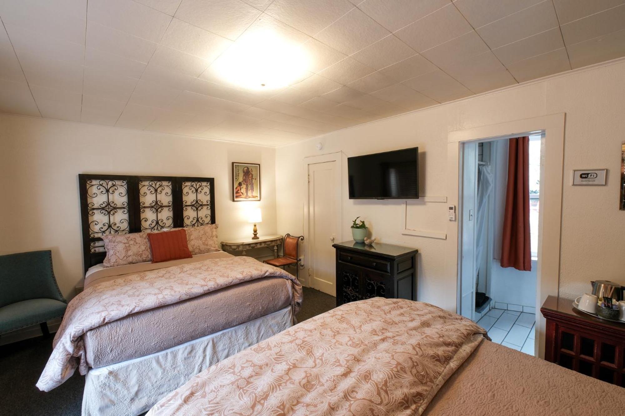Standard Double Room,1758493301:JPEG
