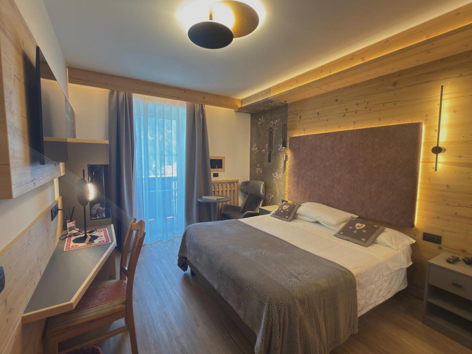 Double Room Lake View