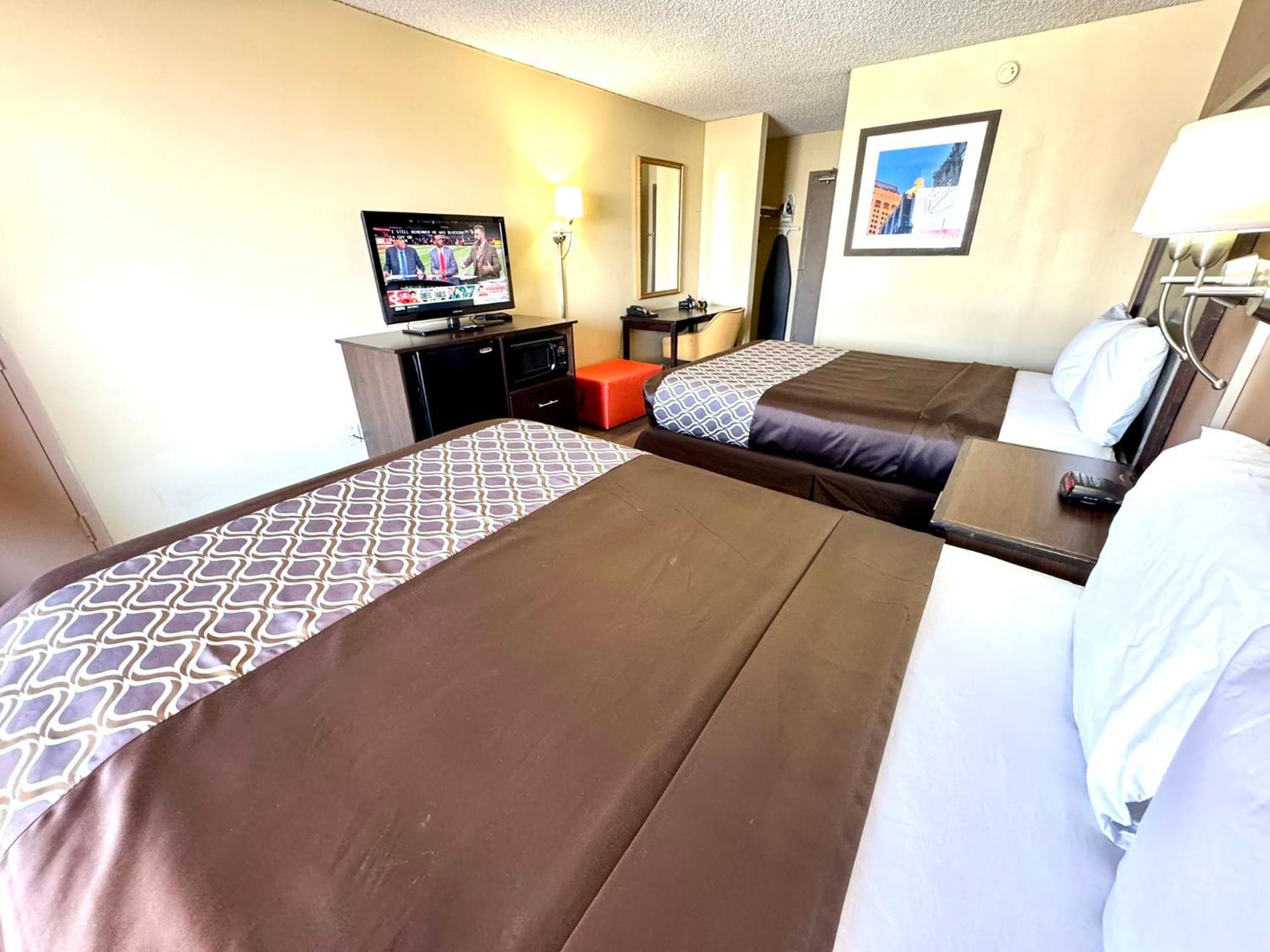 Non-Smoking Queen Room