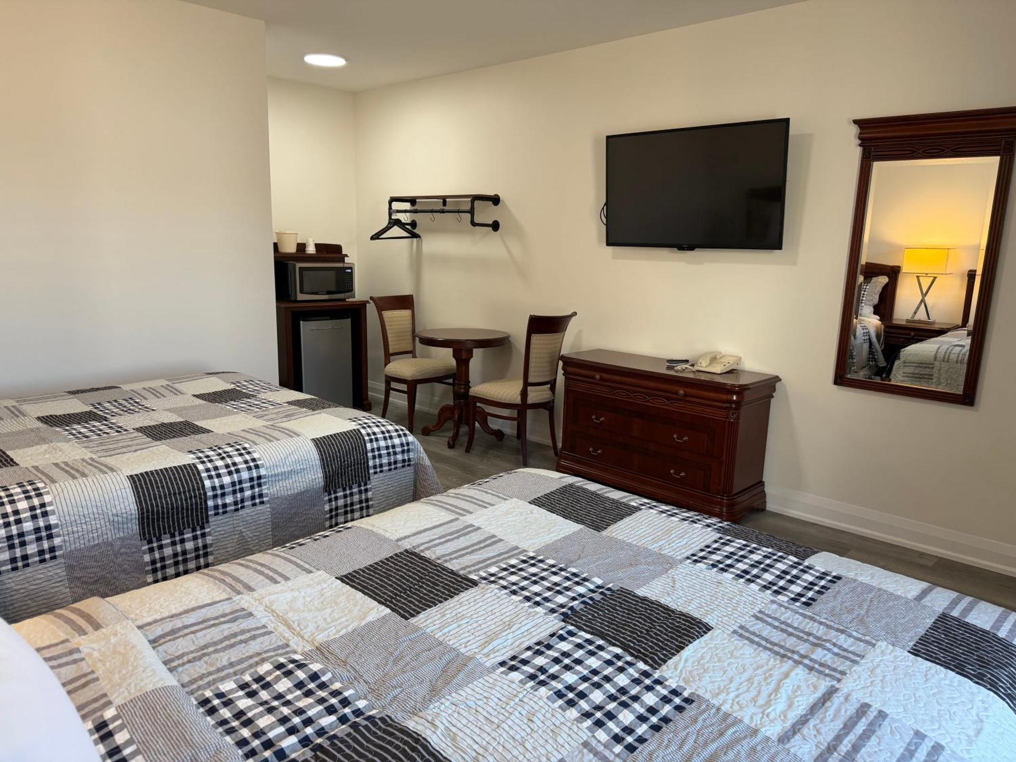 Queen Room Two Queen Beds