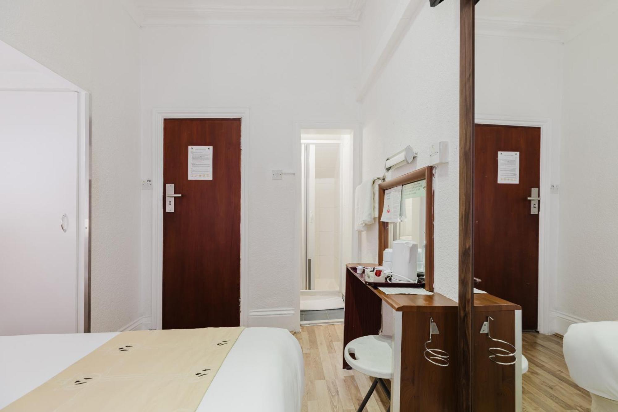 Double Room Private External Bathroom