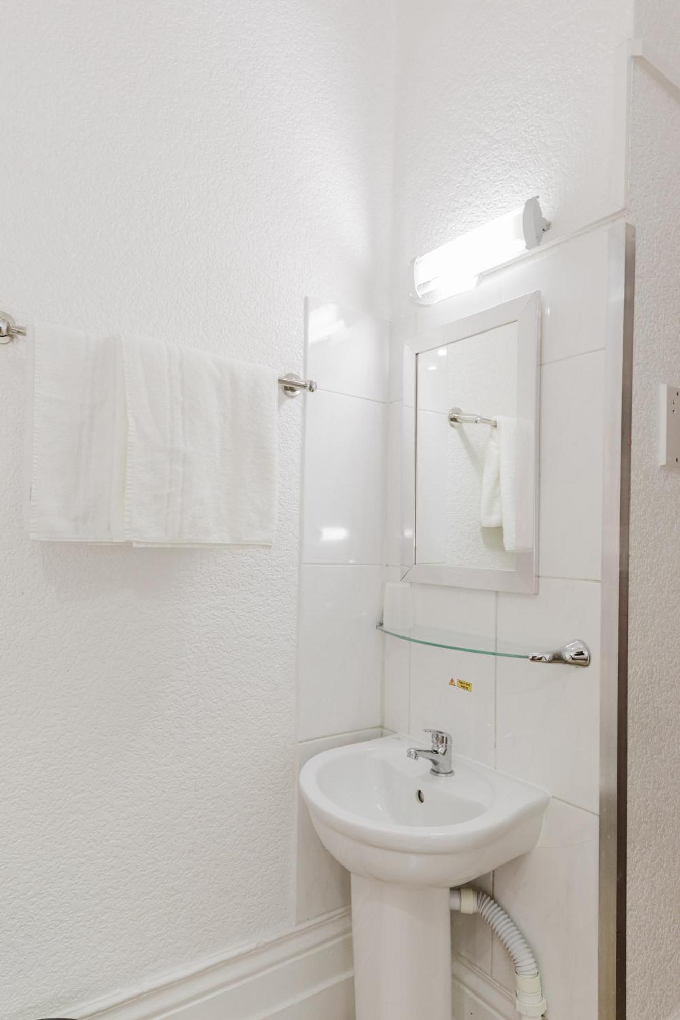 Double Room Private External Bathroom