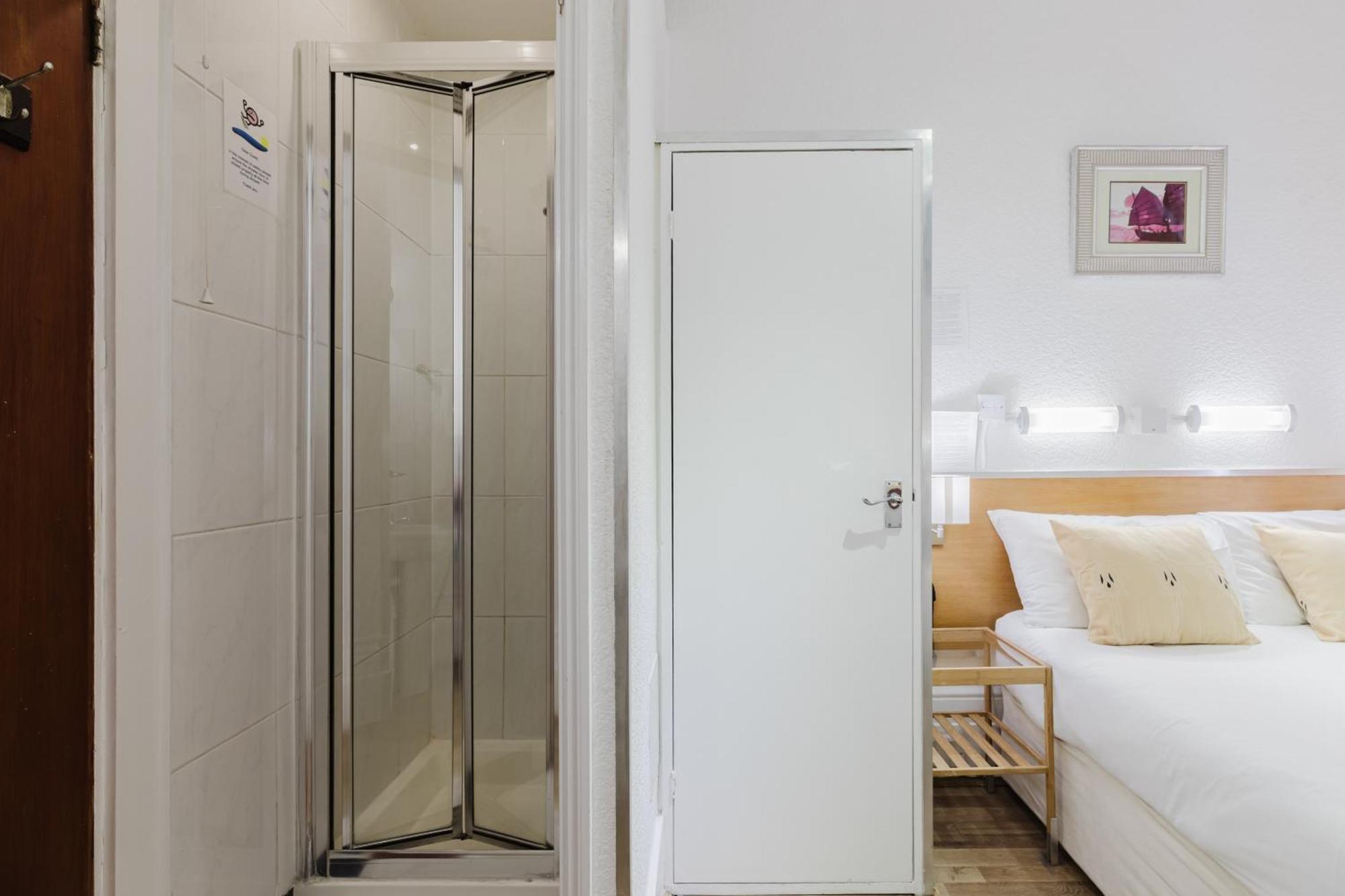 Double Room Private External Bathroom