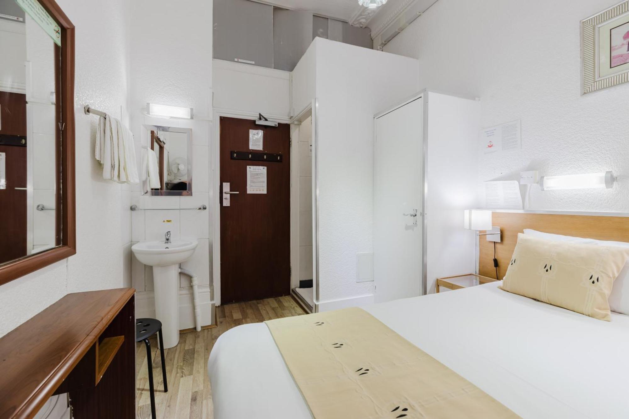 Double Room Private External Bathroom