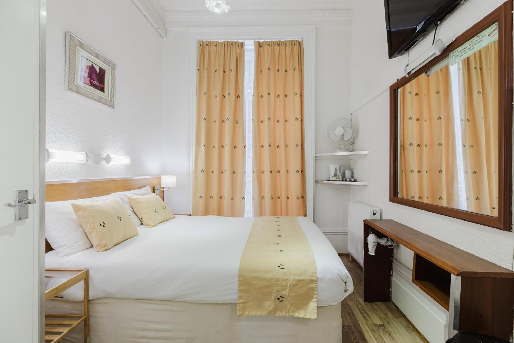 Double Room Private External Bathroom