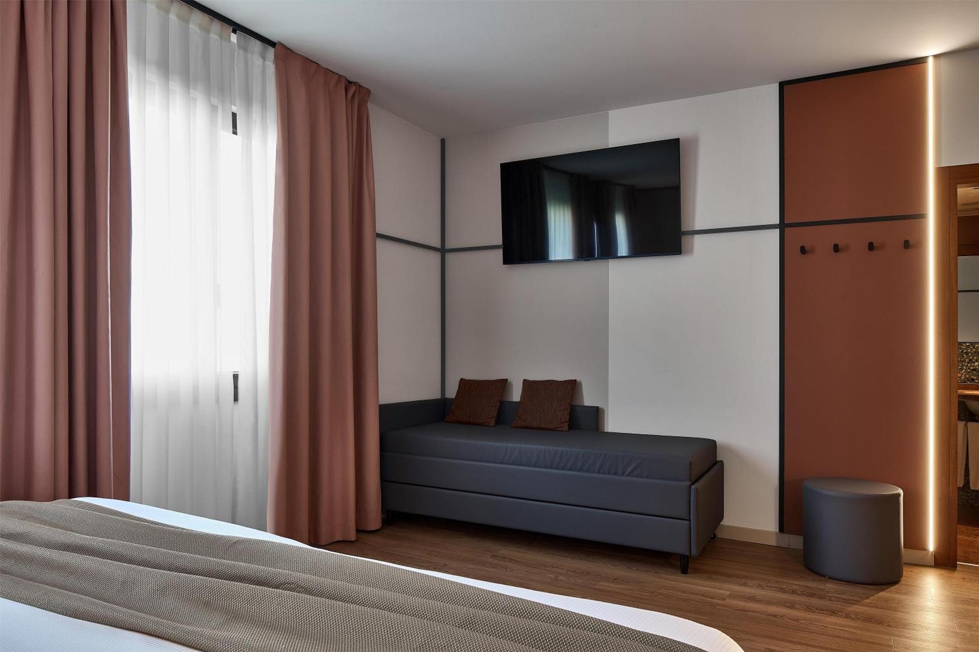 Camera King Comfort con Divano Letto a Castello - Non Fumatori