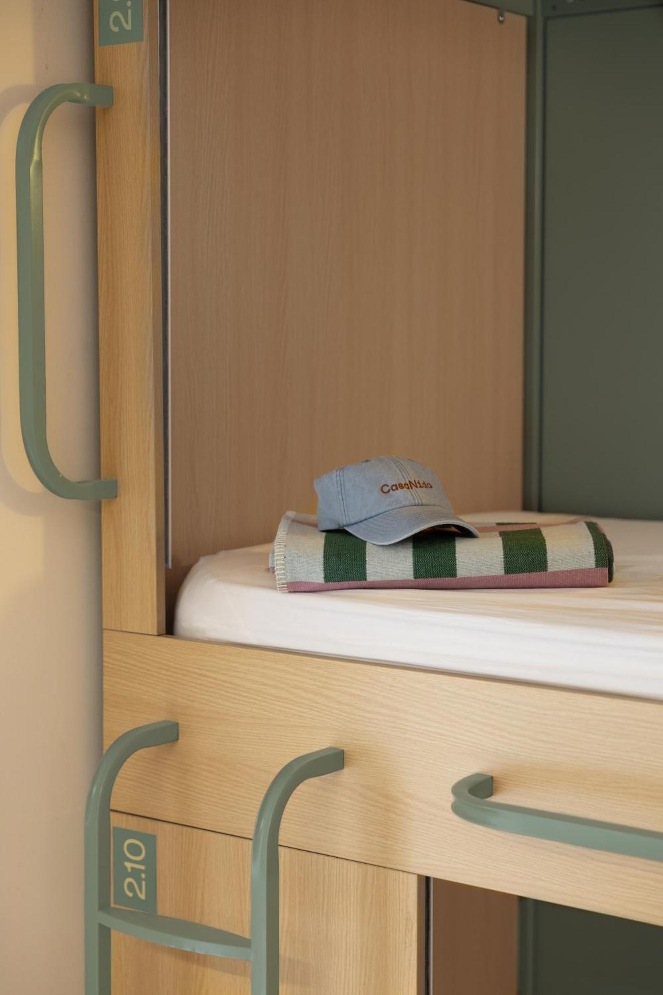 Single Bed Mixed Dormitory Room
