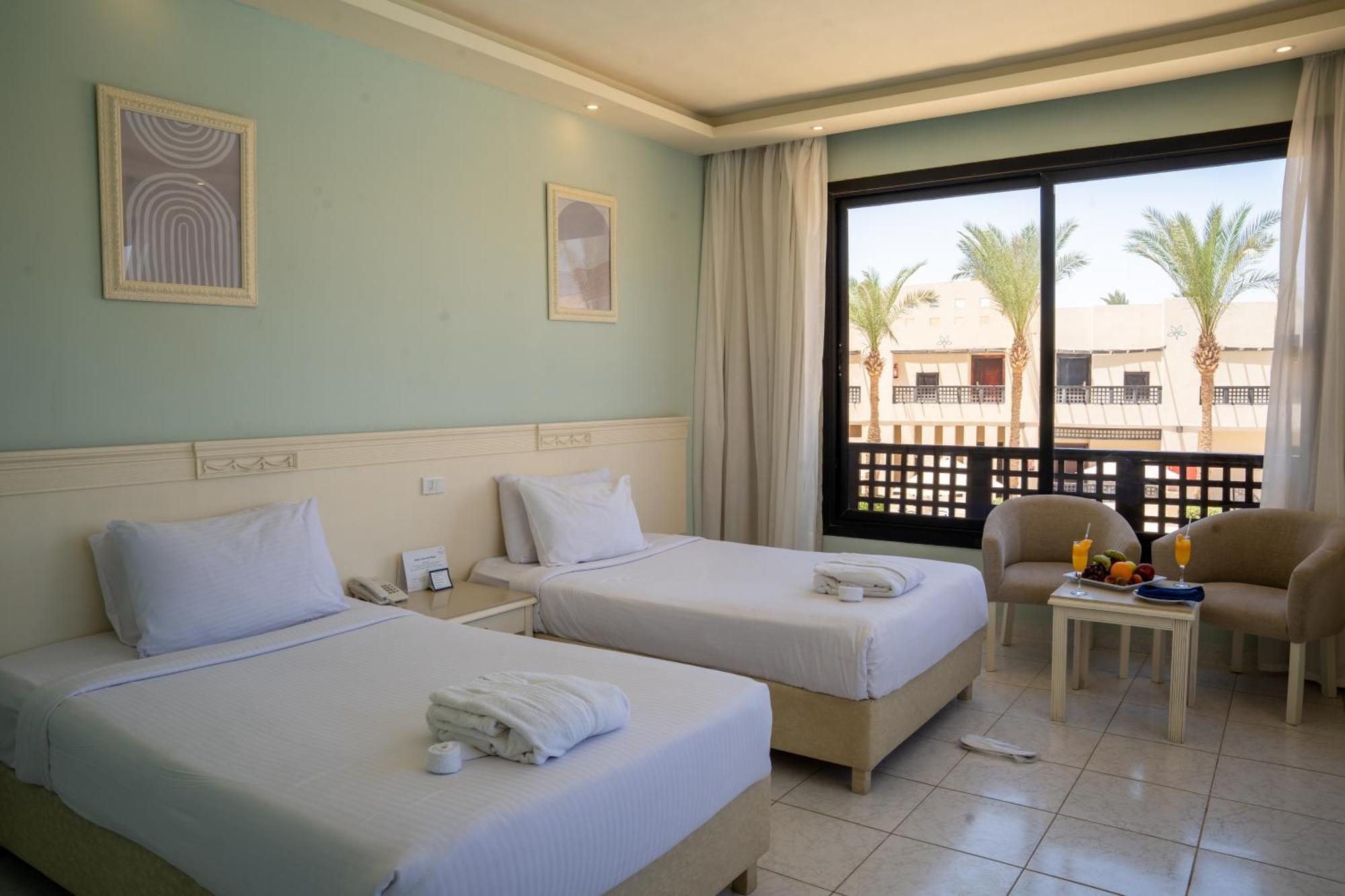 Superior Zimmer mit Kingsize-Bett und Gartenblick