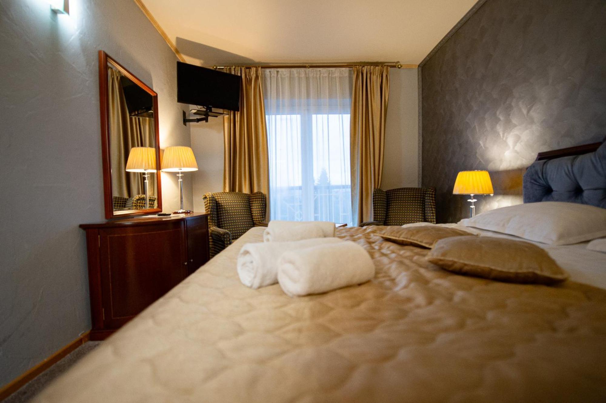 Double Room Mountain View