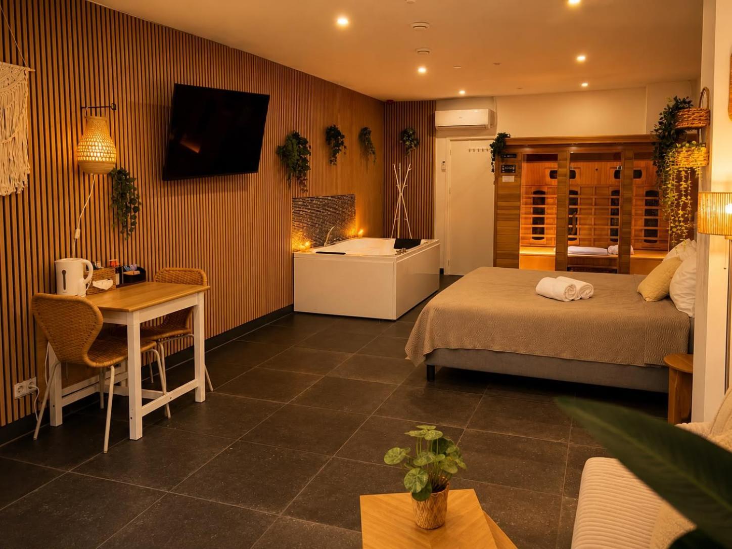 Suite Spa Bath