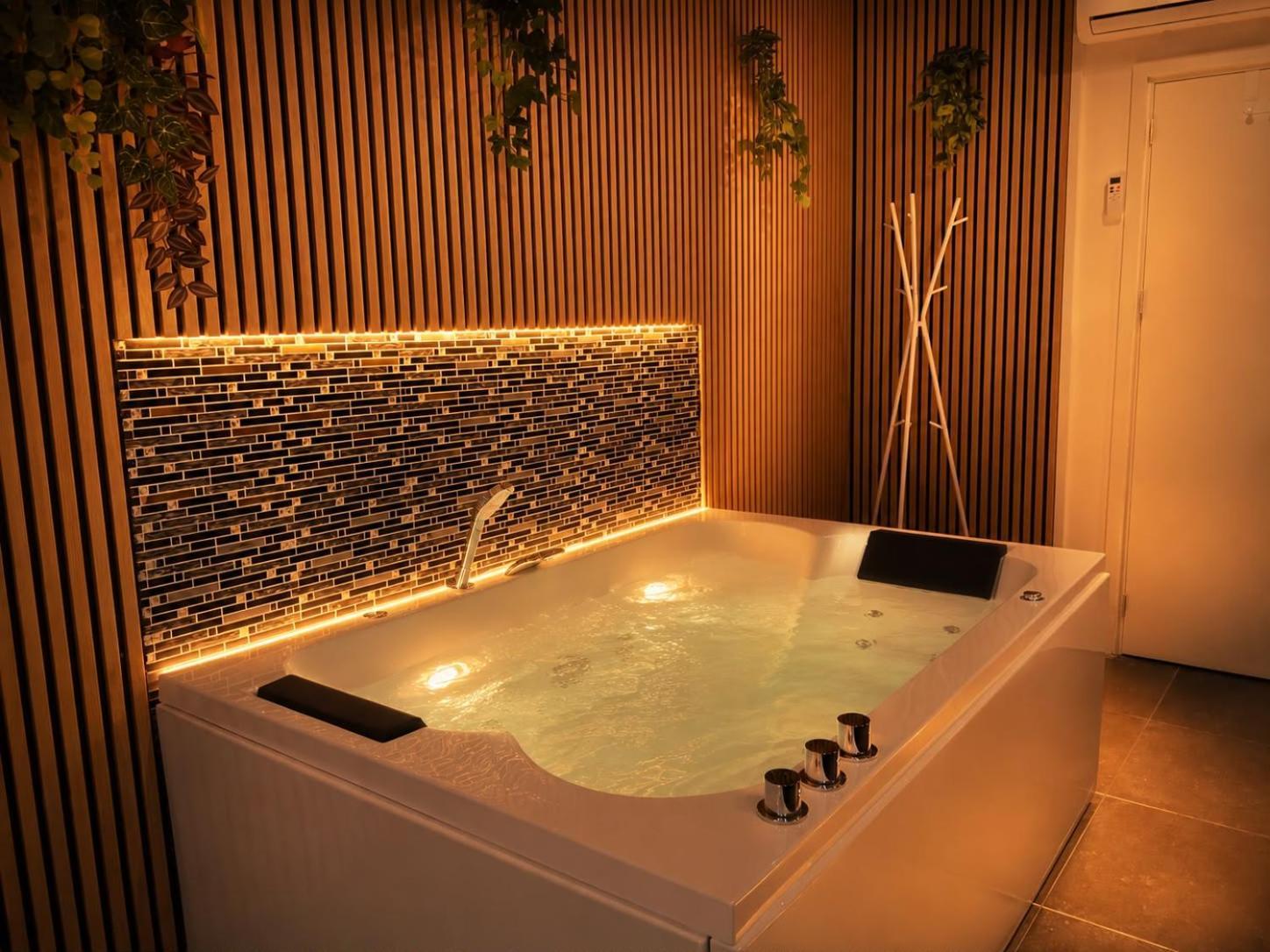 Suite Spa Bath