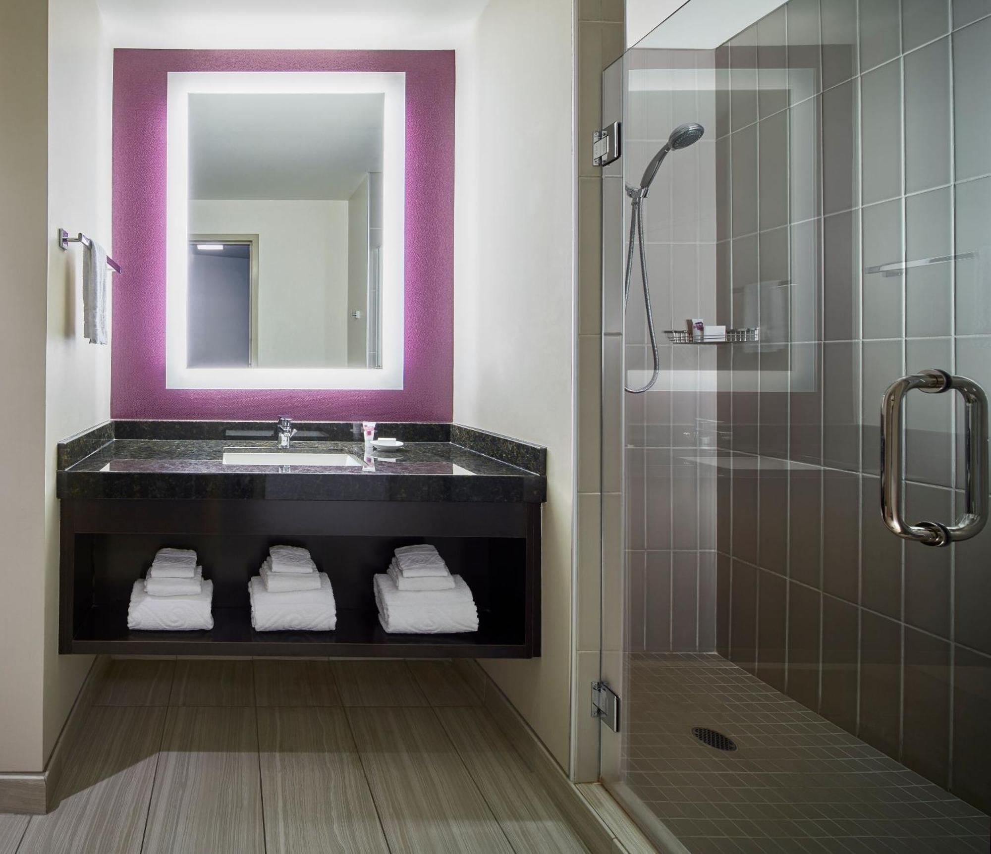 River Tower Deluxe Room King