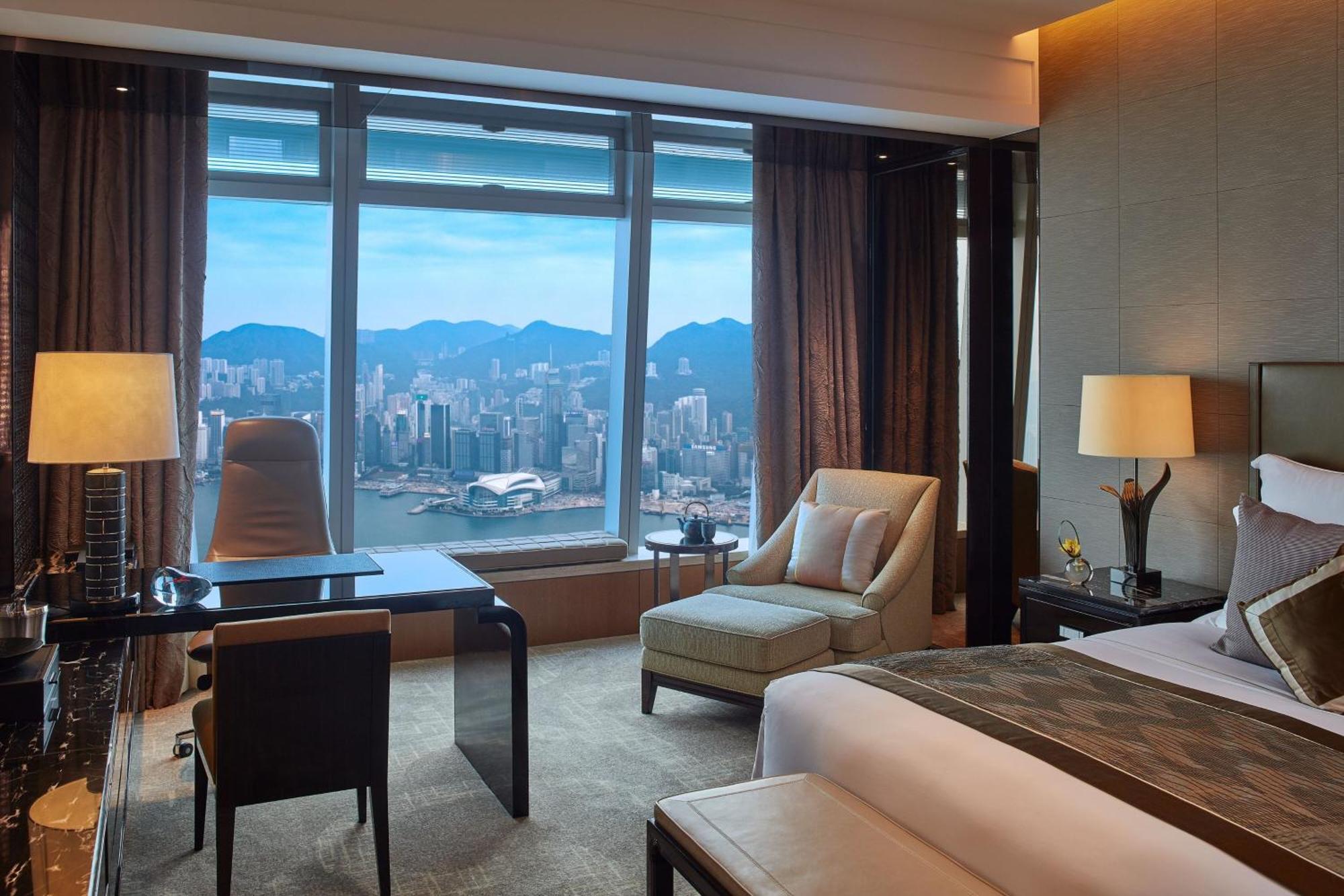 Deluxe Victoria Harbour King Room