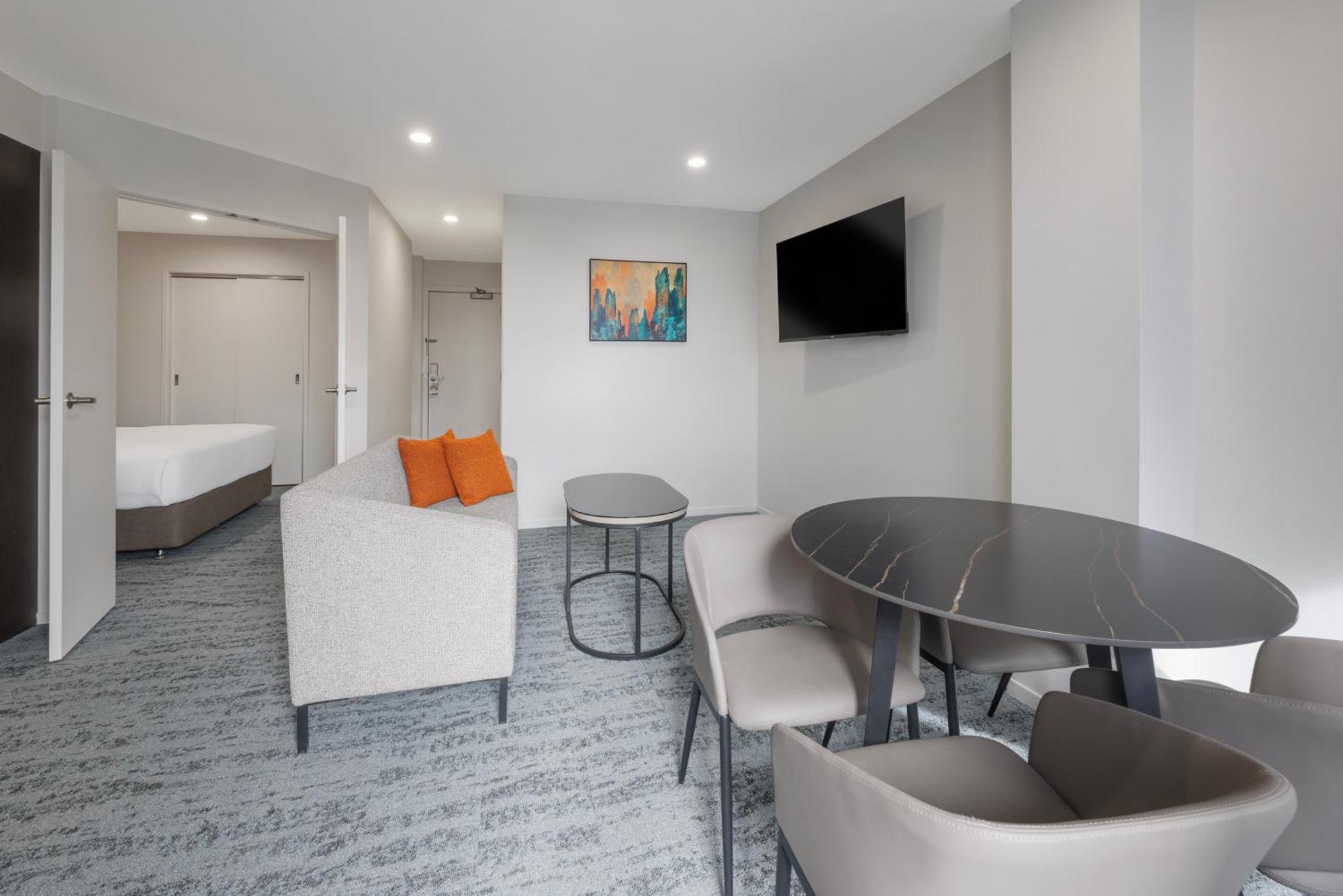 Two-Bedroom Apartment Harbour View