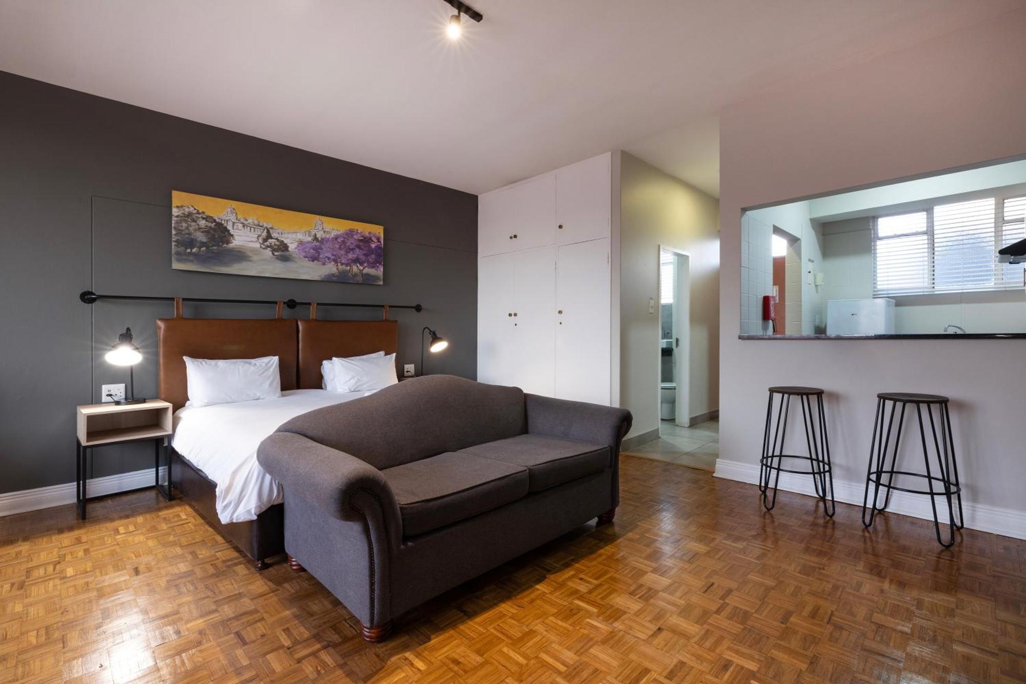 Studio Apartment