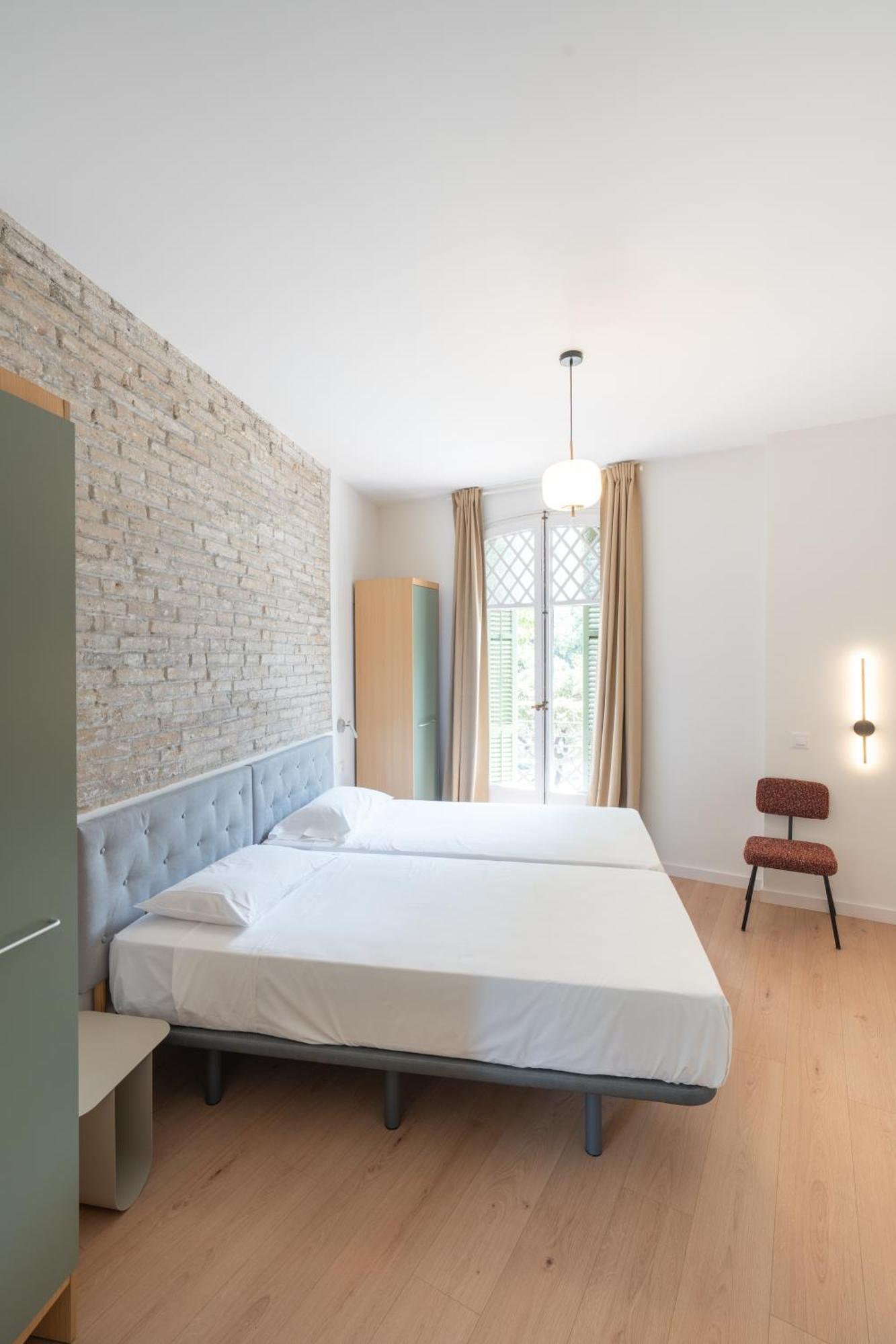 Twin Room Private Bathroom