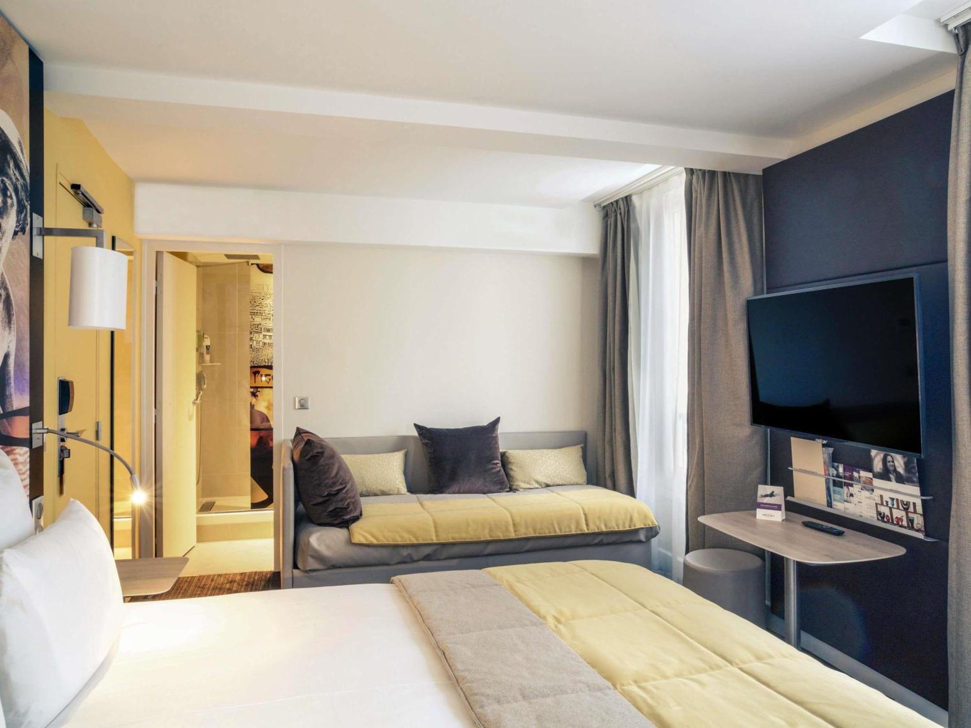 Privilege Room One Double Bed Sofa