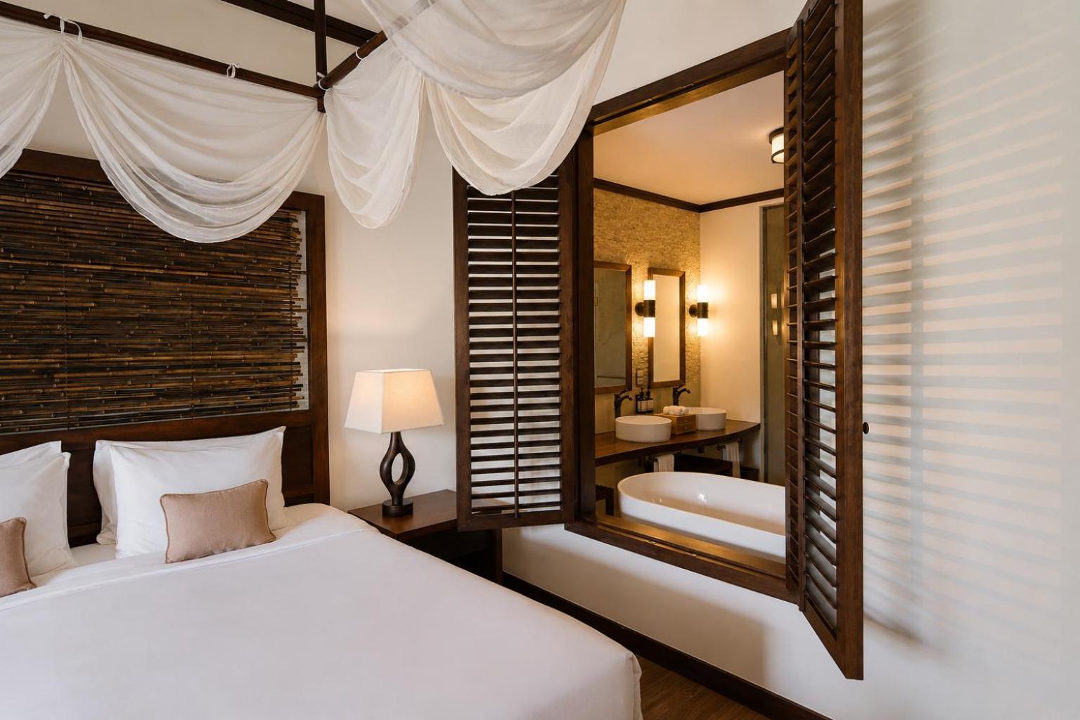 Junior King Suite Garden Terrace
