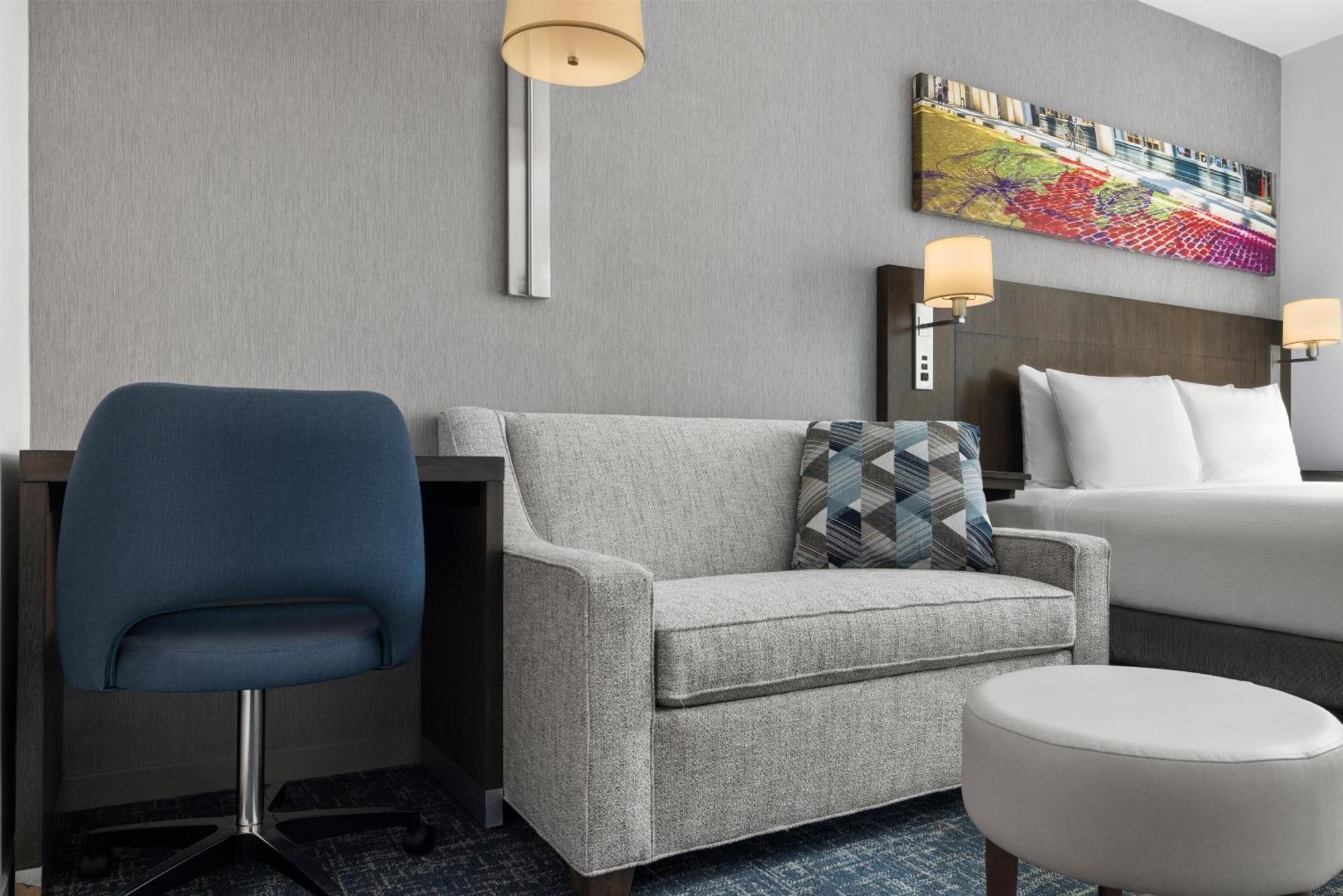 Standard King Room Sofa Bed