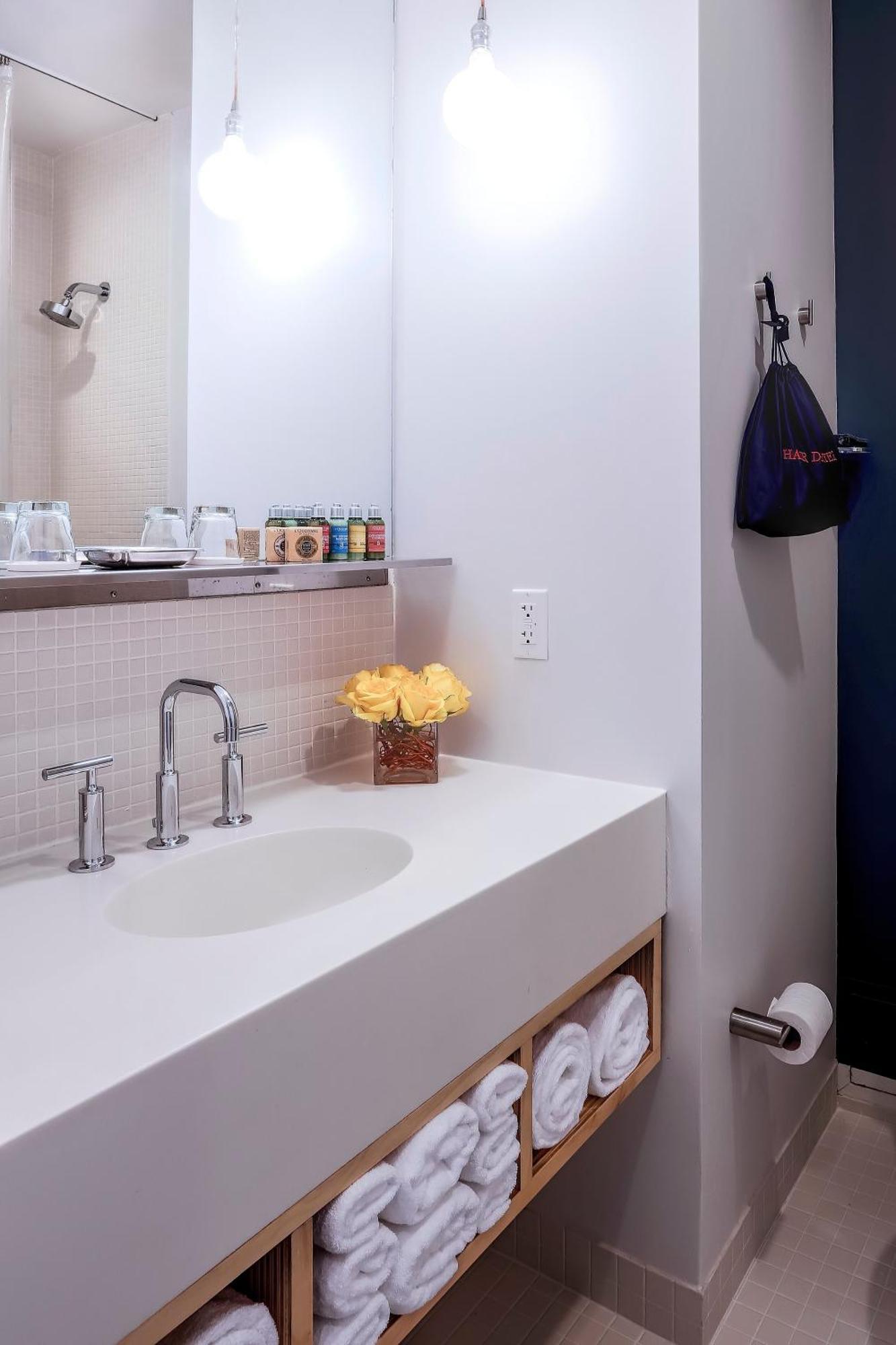 Quarto Duplo com 2 Camas de Casal