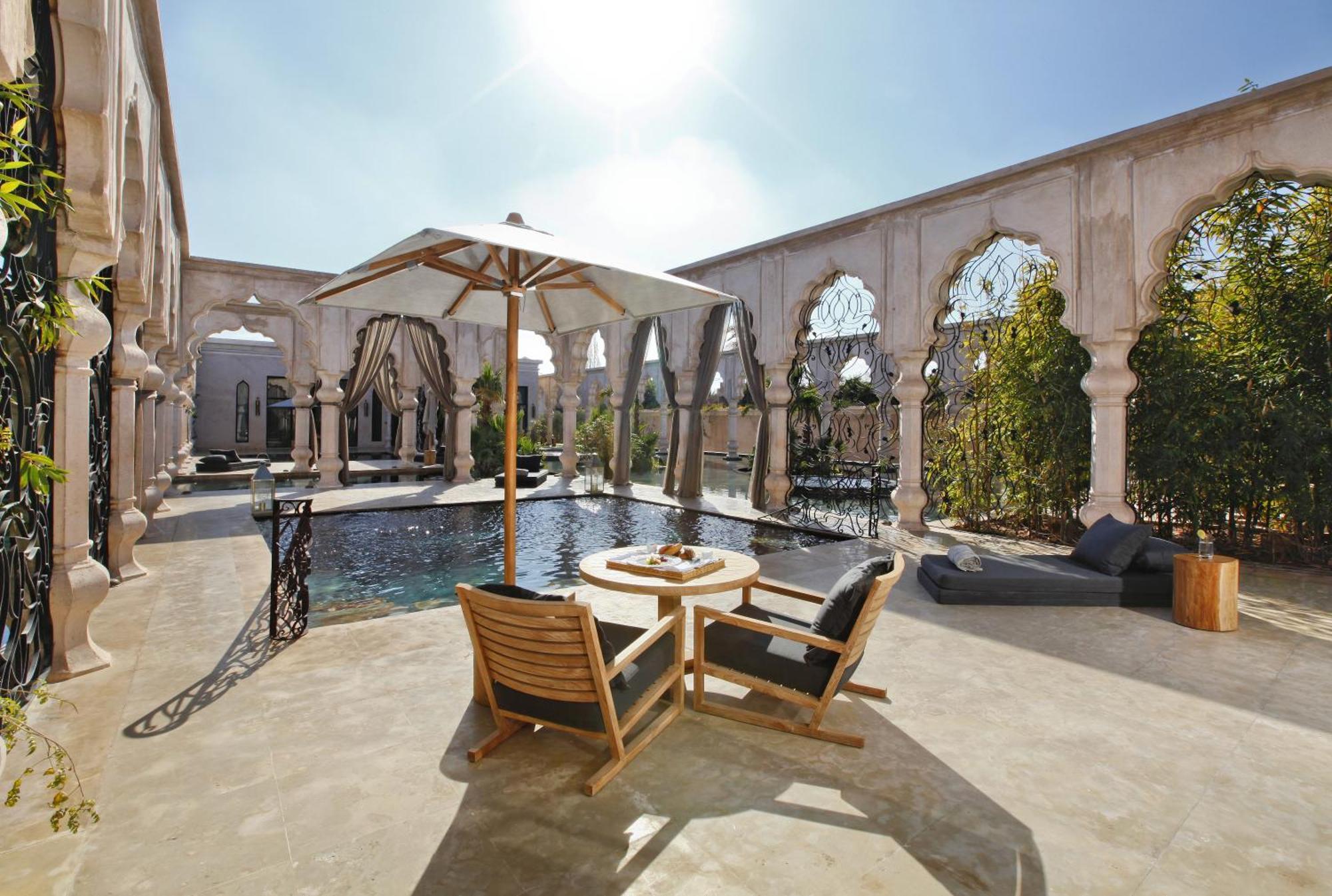 Pool Suite