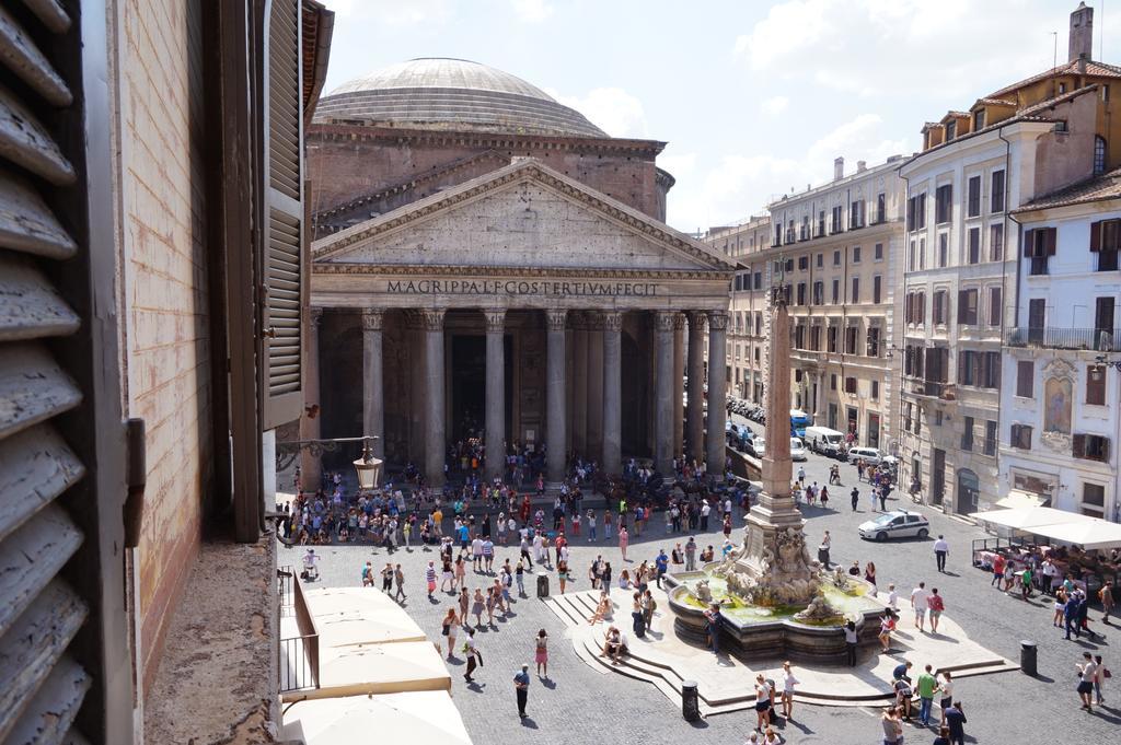 Doppelzimmer Prestige mit Blick auf den Platz am Pantheon