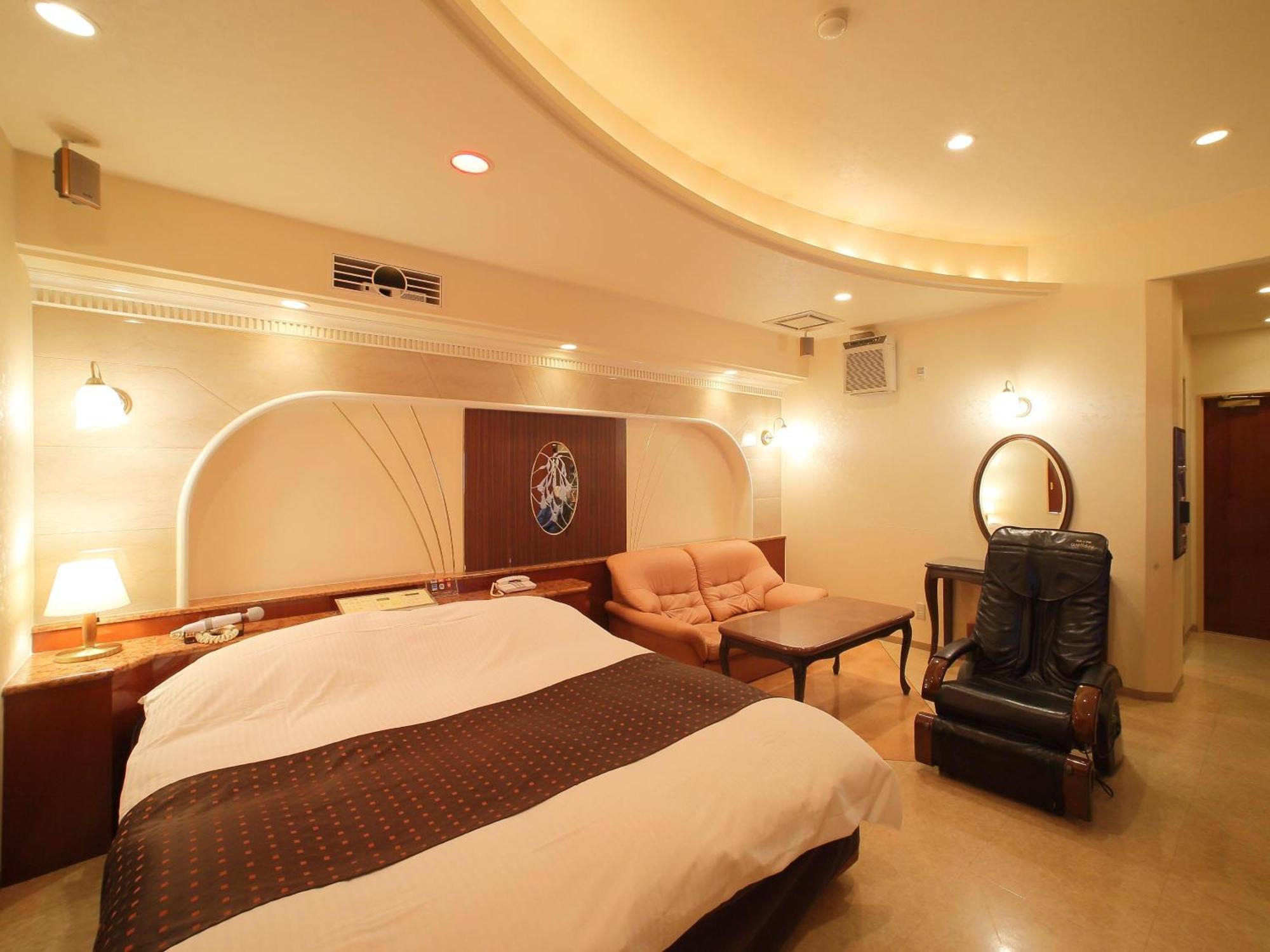 Standard King Room