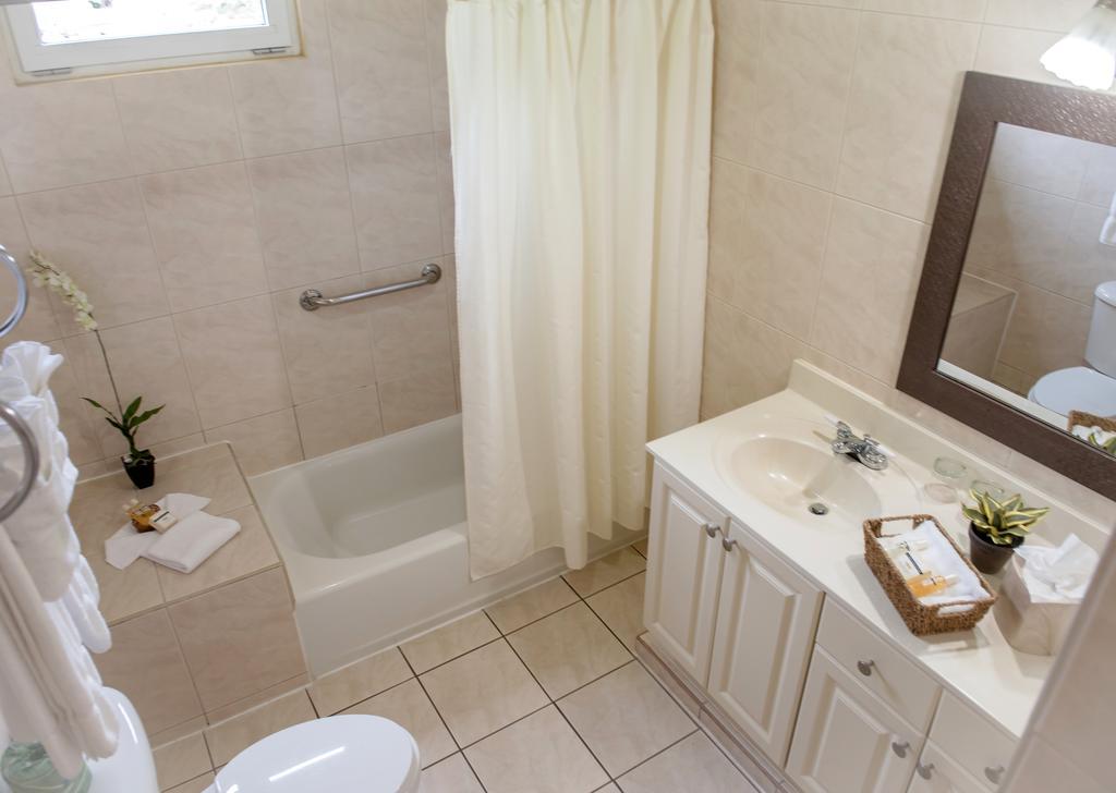 Superior One-Bedroom Apartment Ocean View