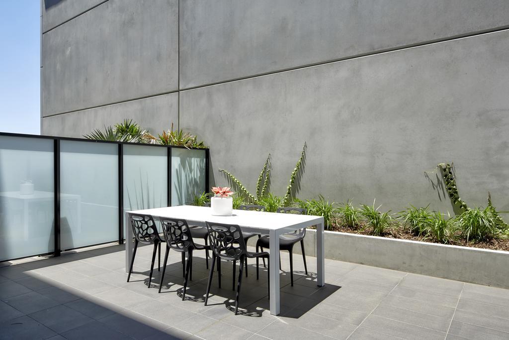 One-Bedroom Apartment Courtyard,331255138:JPEG